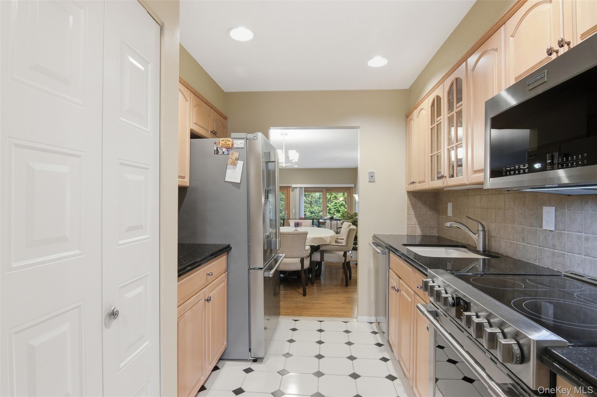 #15 photo, 54 Southgate Circle, Massapequa Park , NY 11762