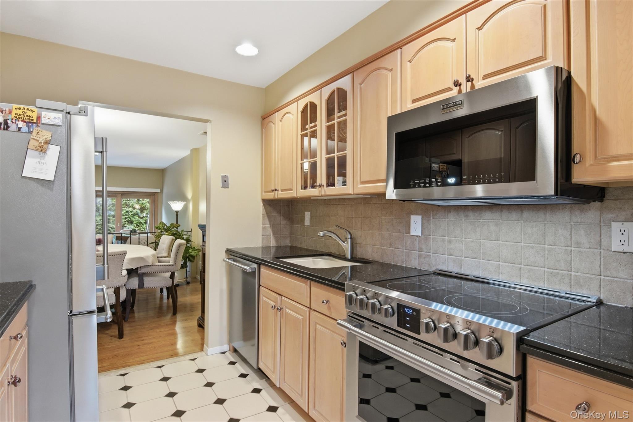 #16 photo, 54 Southgate Circle, Massapequa Park , NY 11762