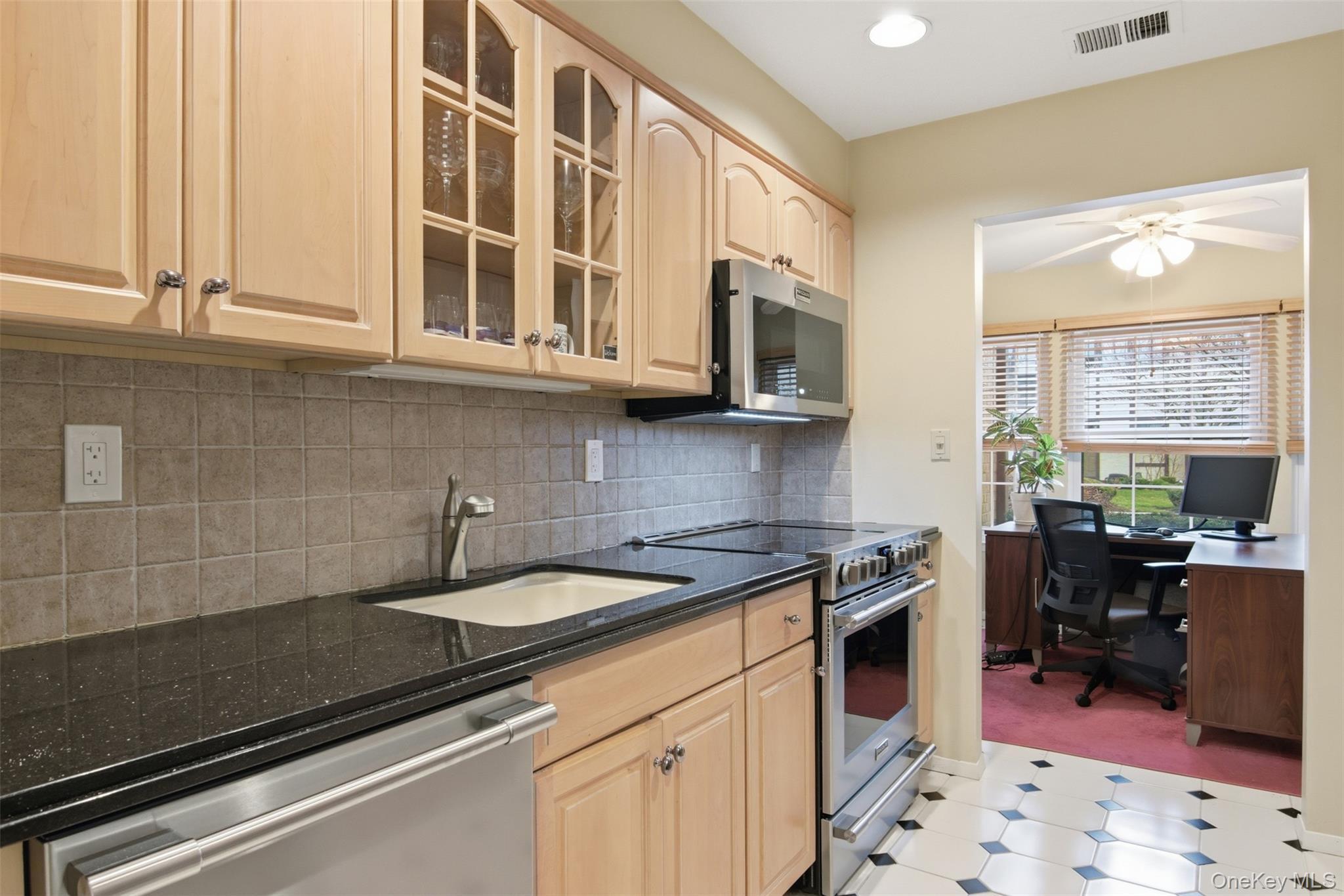 #17 photo, 54 Southgate Circle, Massapequa Park , NY 11762