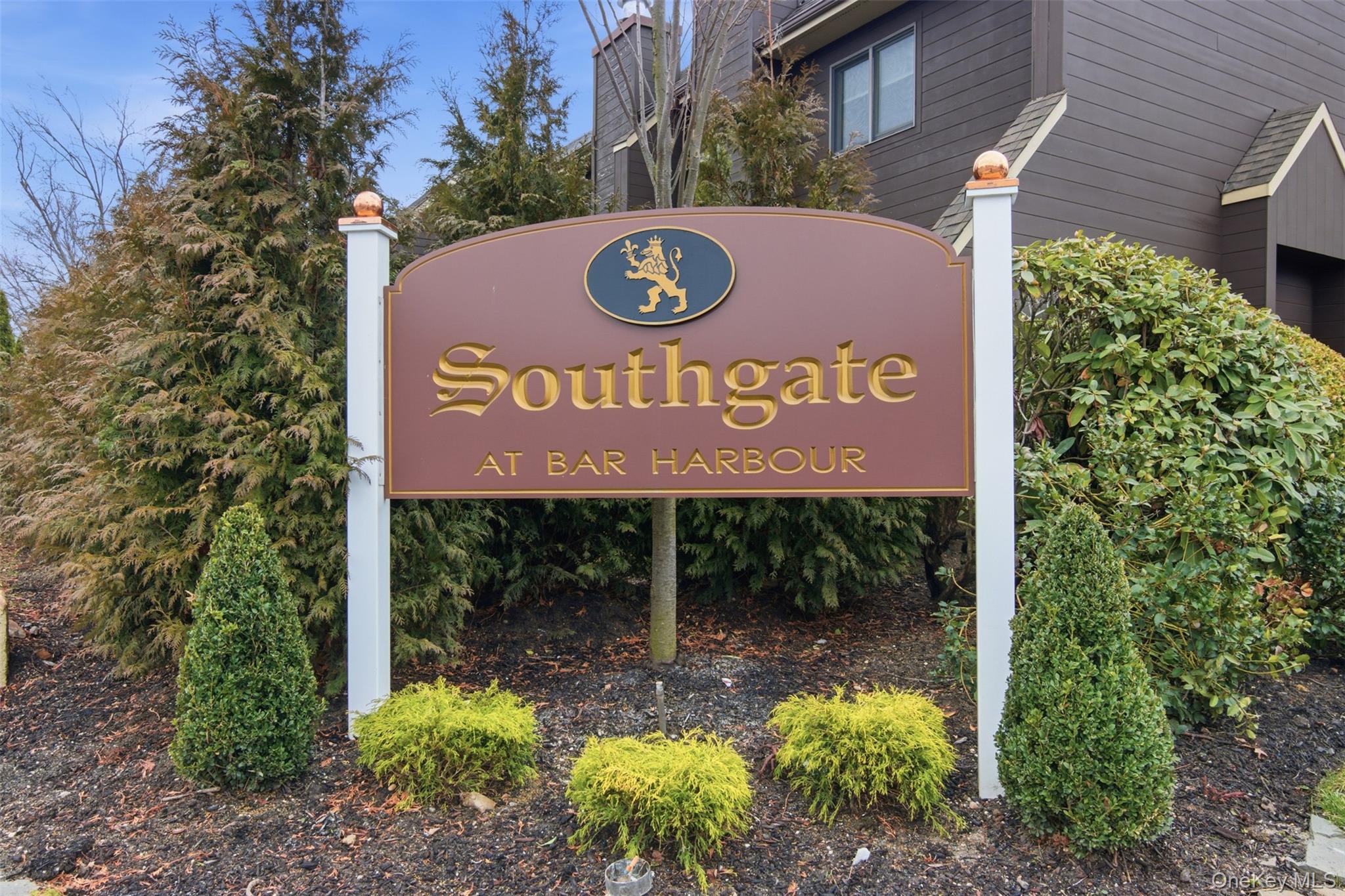 #2 photo, 54 Southgate Circle, Massapequa Park , NY 11762
