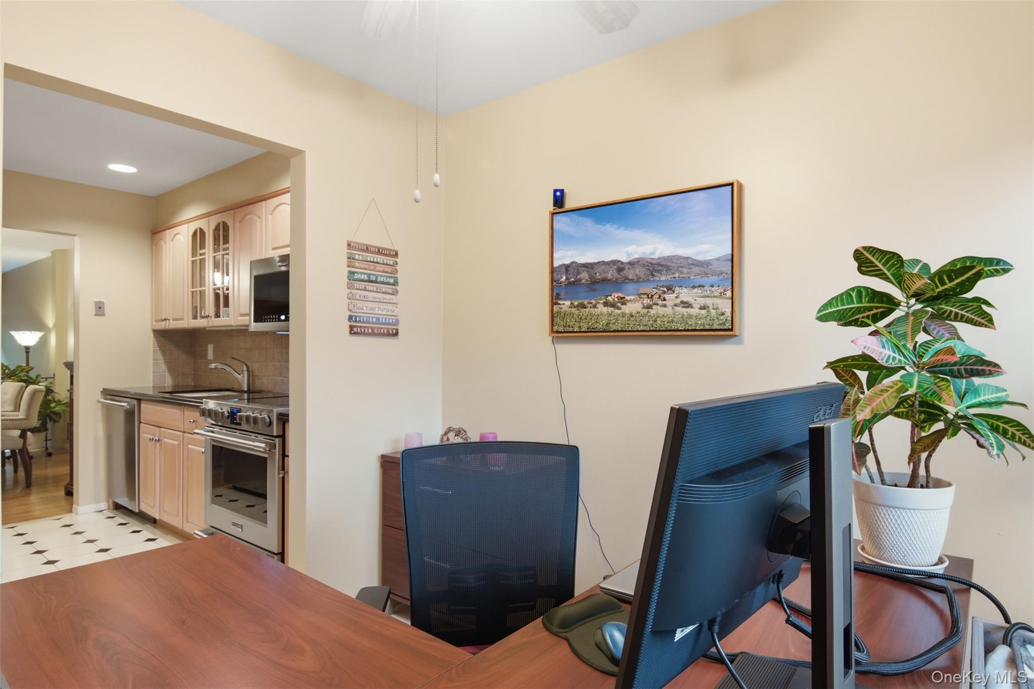 #20 photo, 54 Southgate Circle, Massapequa Park , NY 11762