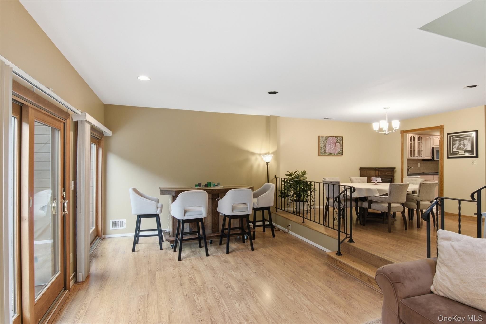 #9 photo, 54 Southgate Circle, Massapequa Park , NY 11762