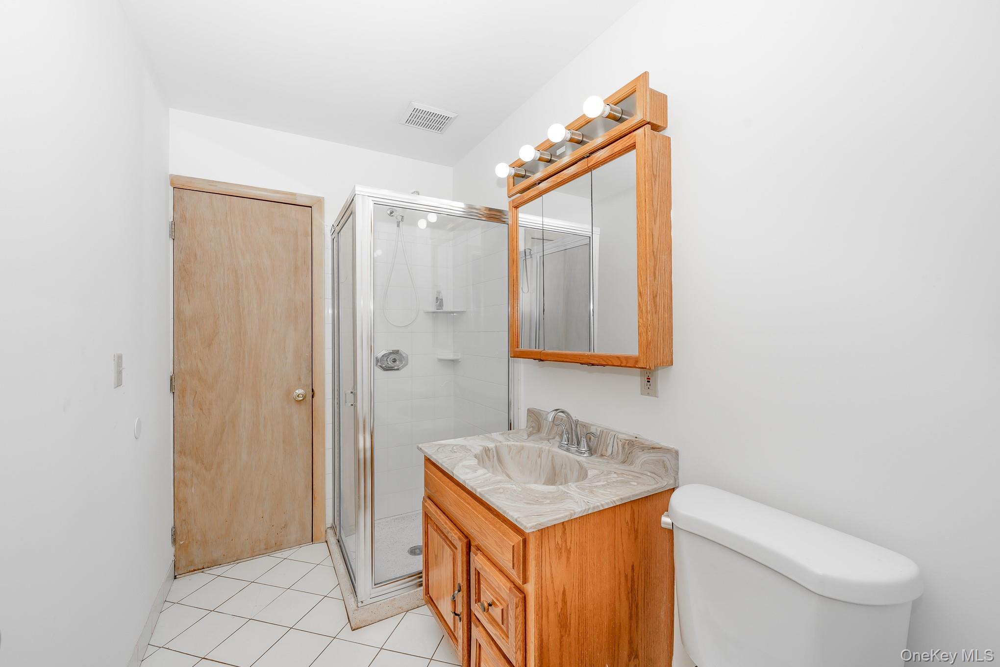 #19 photo, 263 N Country Road, מחוז סאפוק Smithtown , NY 11787