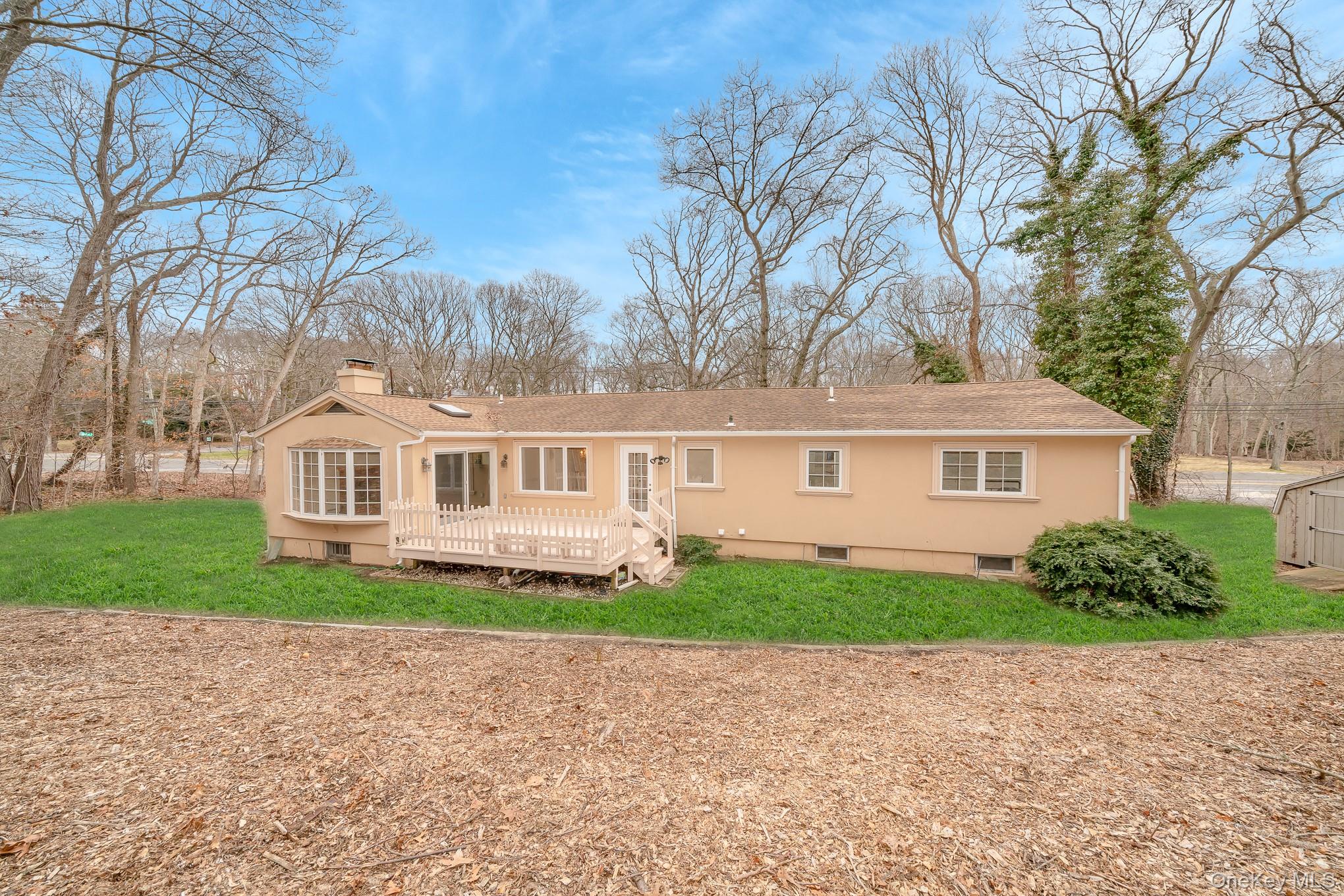 #7 photo, 263 N Country Road, מחוז סאפוק Smithtown , NY 11787