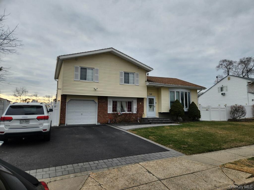 #2 photo, 160 Bark Avenue, מחוז סאפוק Central Islip , NY 11722