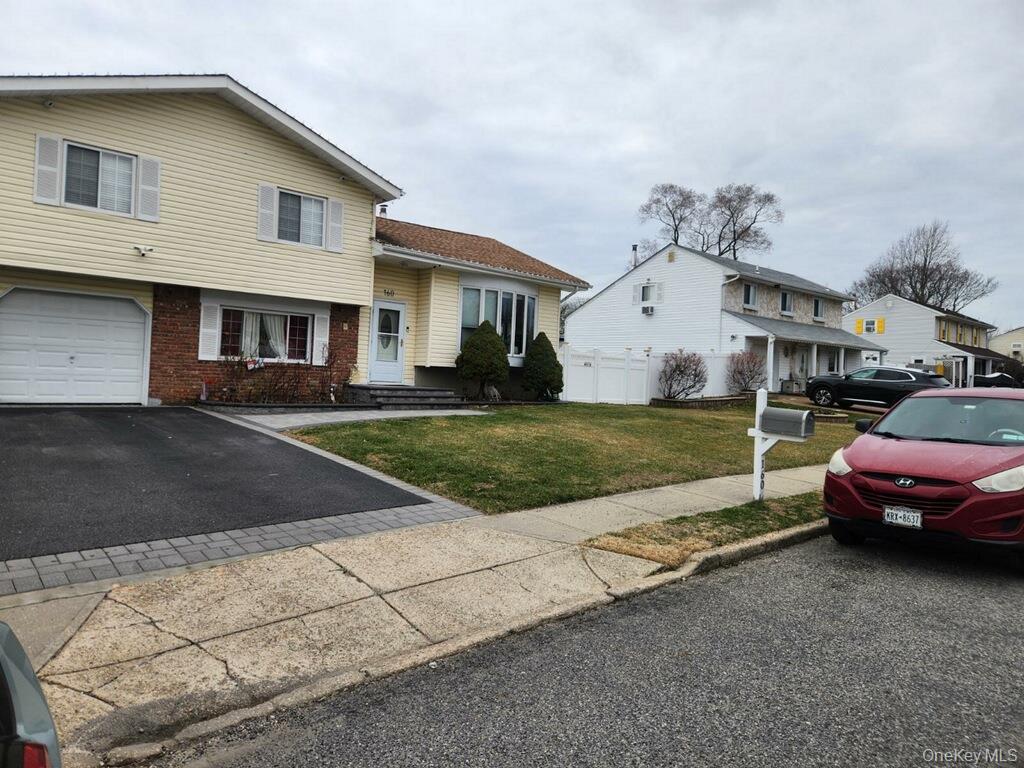 #3 photo, 160 Bark Avenue, מחוז סאפוק Central Islip , NY 11722