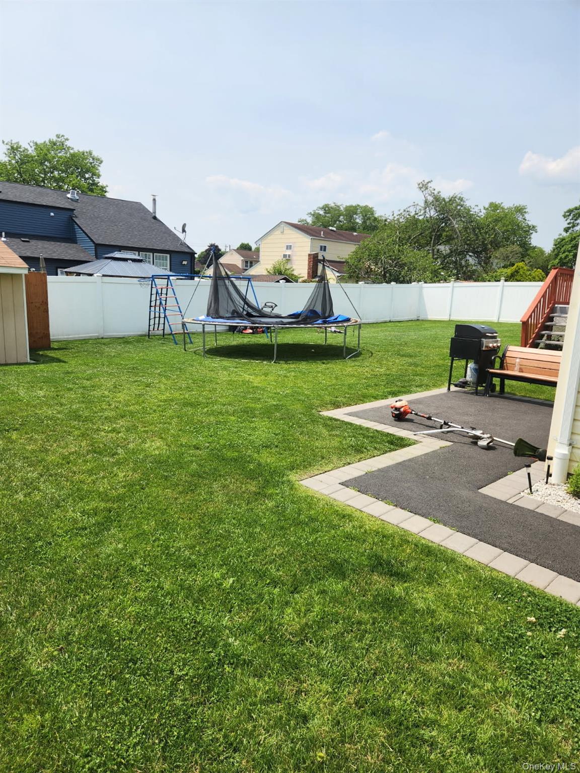 #7 photo, 160 Bark Avenue, מחוז סאפוק Central Islip , NY 11722