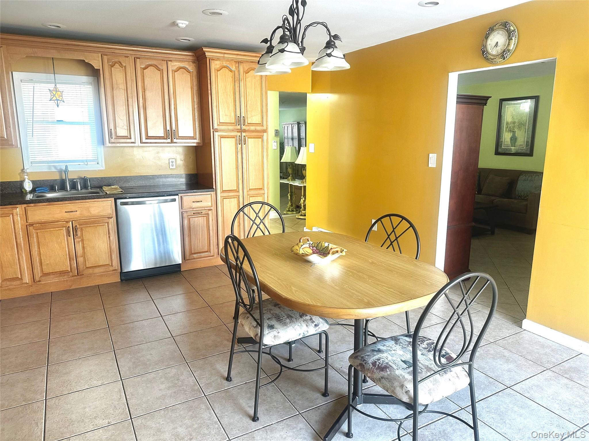 #6 photo, 42 Freemont Lane, Coram , NY 11727