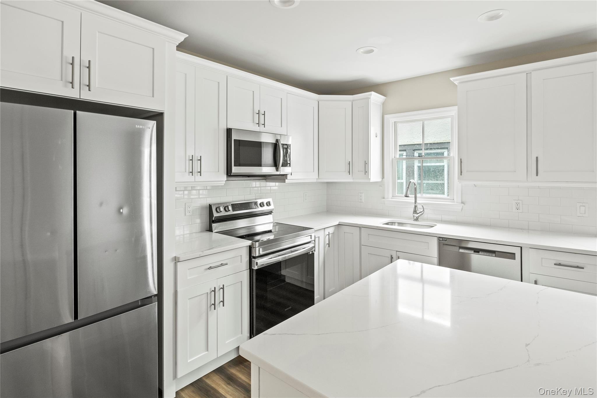 #3 photo, 269 Bayville Avenue, Bayville , NY 11709