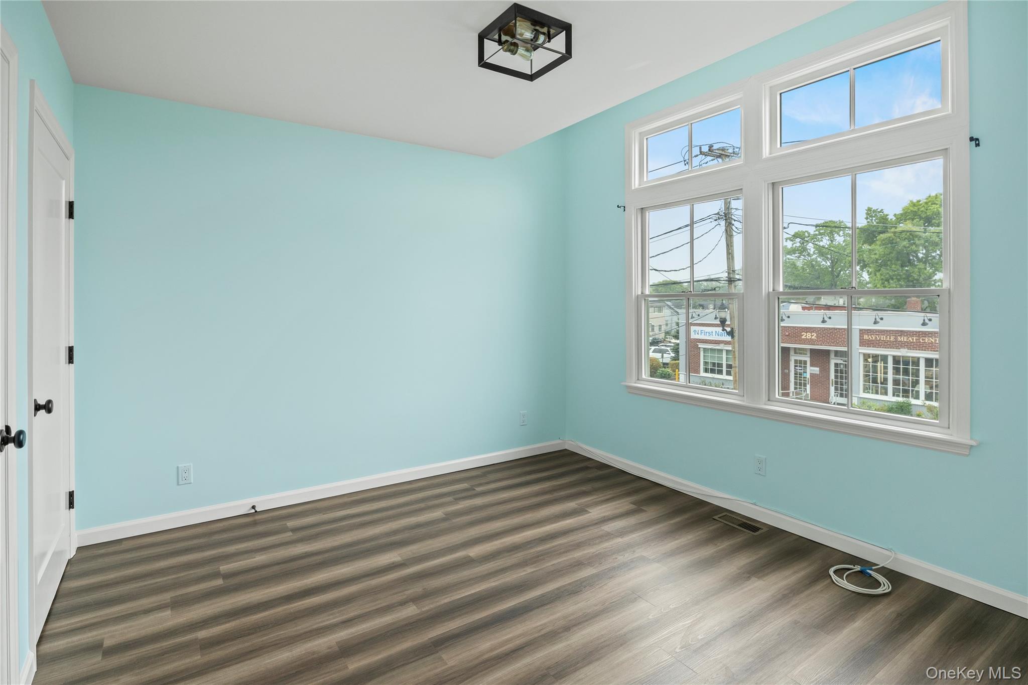 #5 photo, 269 Bayville Avenue, Bayville , NY 11709