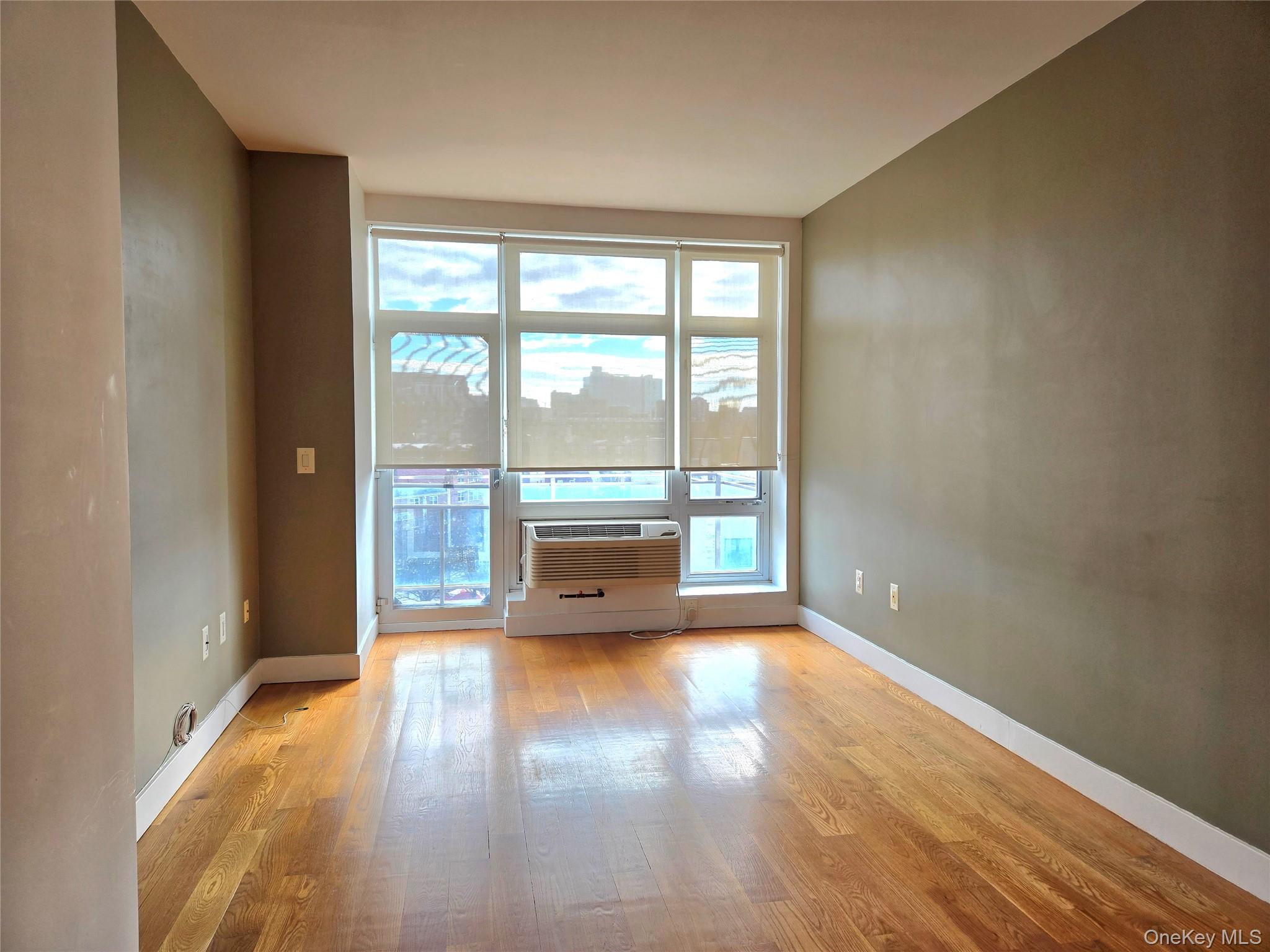 #8 photo, 140-21 32nd Avenue, Flushing , NY 11354