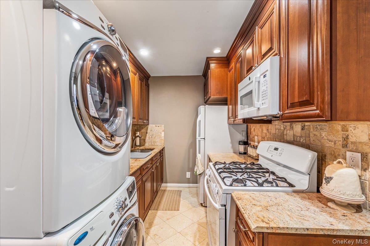 #5 photo, 15-49 160th Street, Whitestone , NY 11357