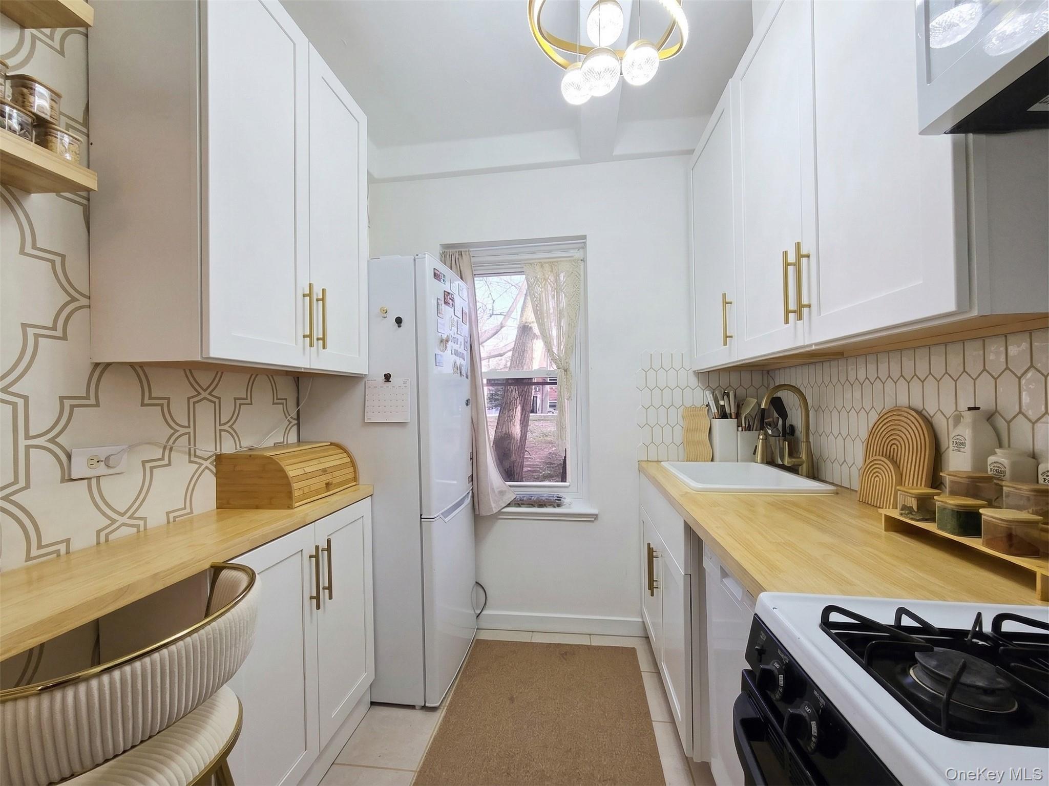 #6 photo, 147-15 Village, Briarwood , NY 11435