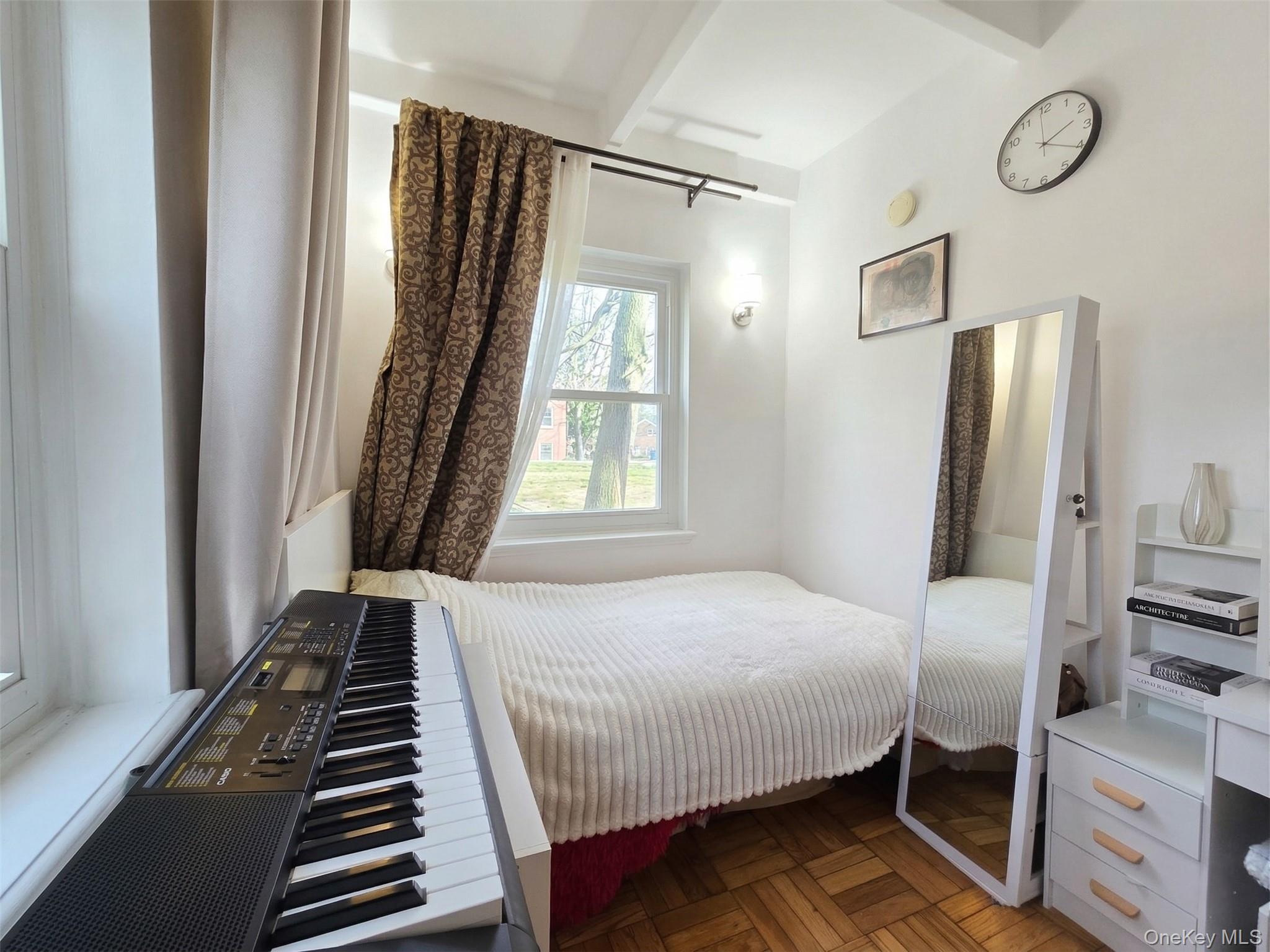 #8 photo, 147-15 Village, Briarwood , NY 11435