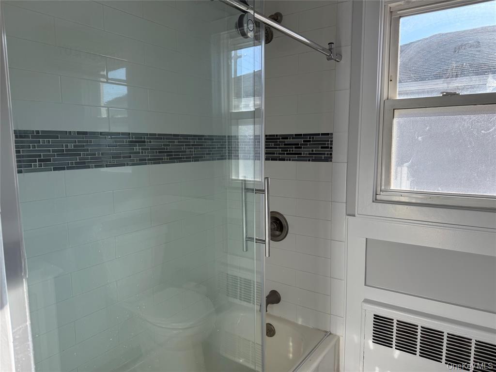 #8 photo, 7 Gibson Boulevard, 롱 아일랜드 Valley Stream , NY 11581