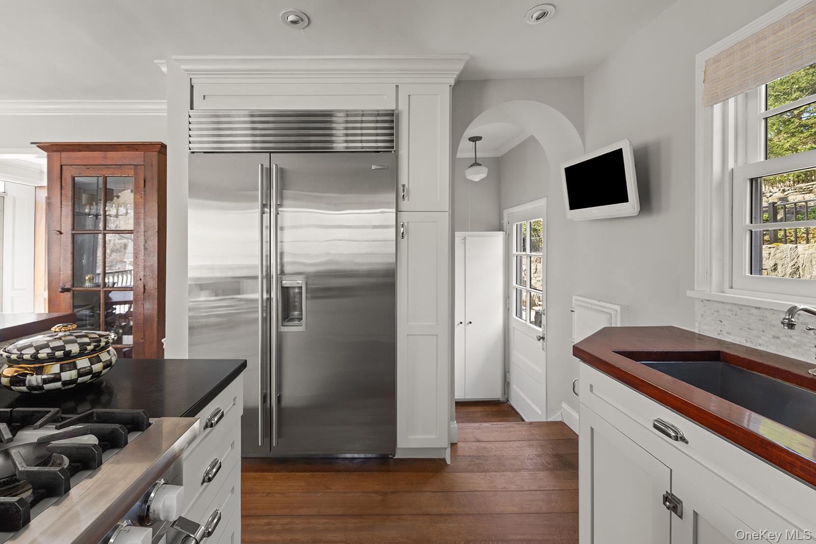 #7 photo, 147 Valley Stream Road, Larchmont , NY 10538