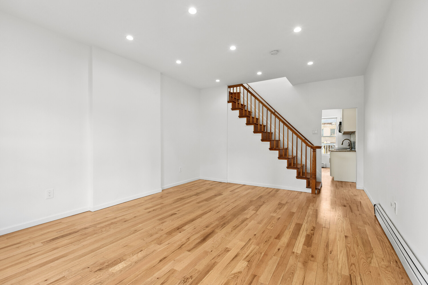 #3 photo, 748 E 137TH Street, Port Morris , NY 10454