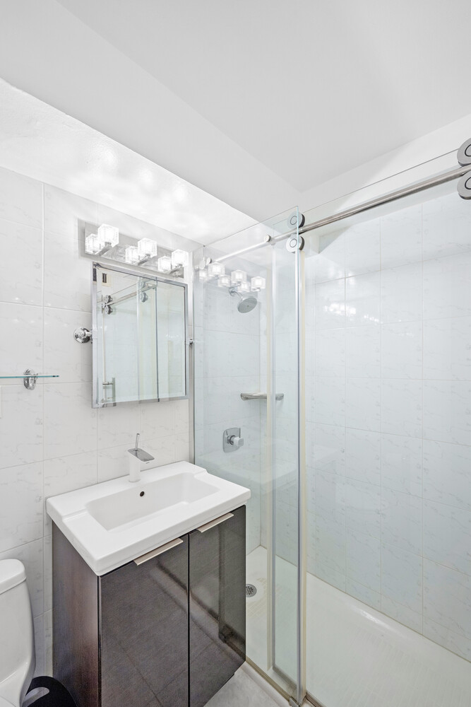 #5 photo, 310 LEXINGTON Avenue, Murray Hill , NY 10016