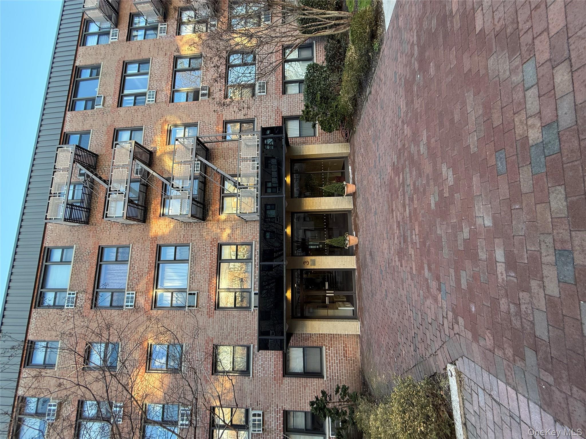 #3 photo, 3 Birchwood Court, Mineola , NY 11501