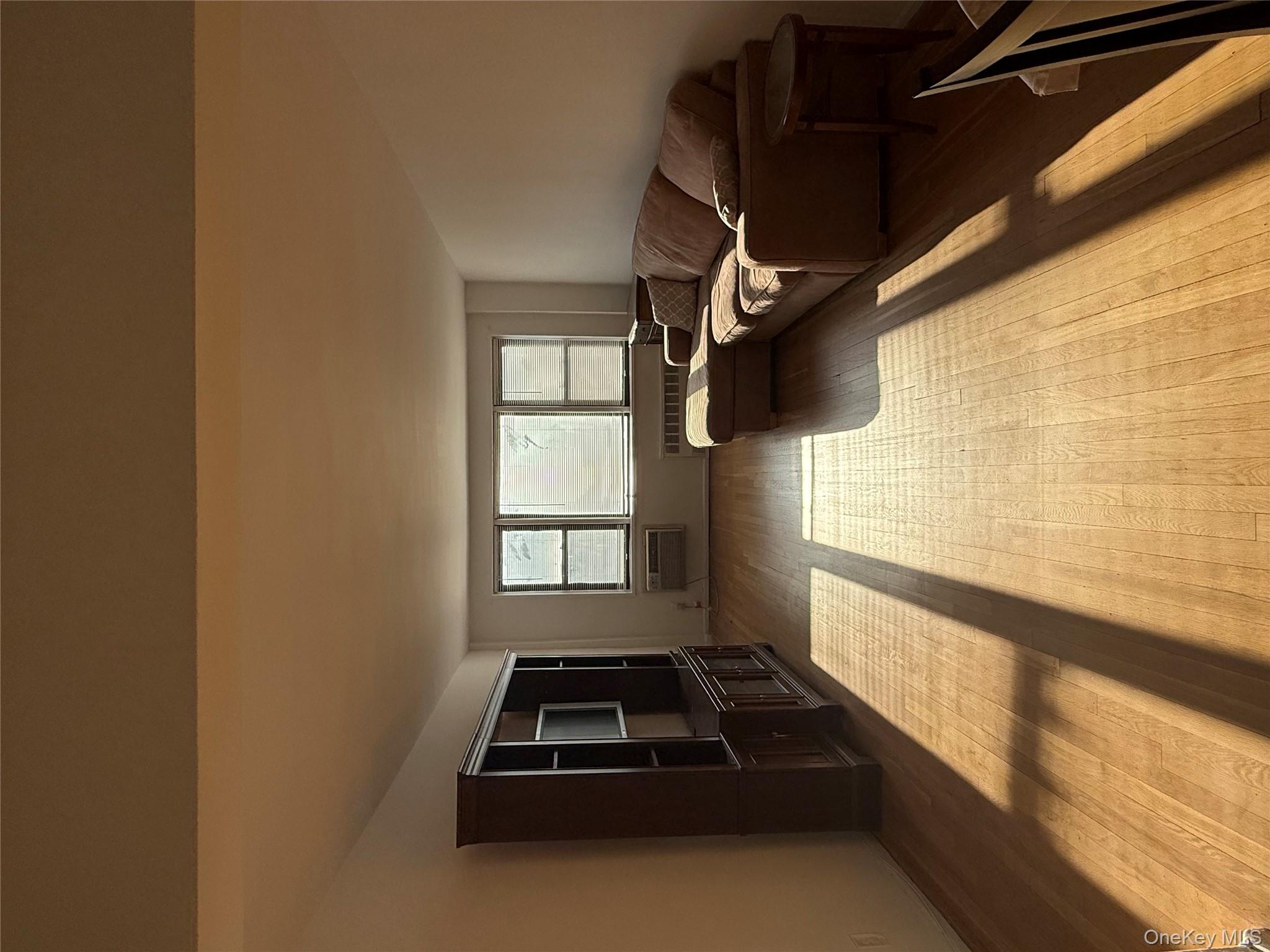 #6 photo, 3 Birchwood Court, Mineola , NY 11501