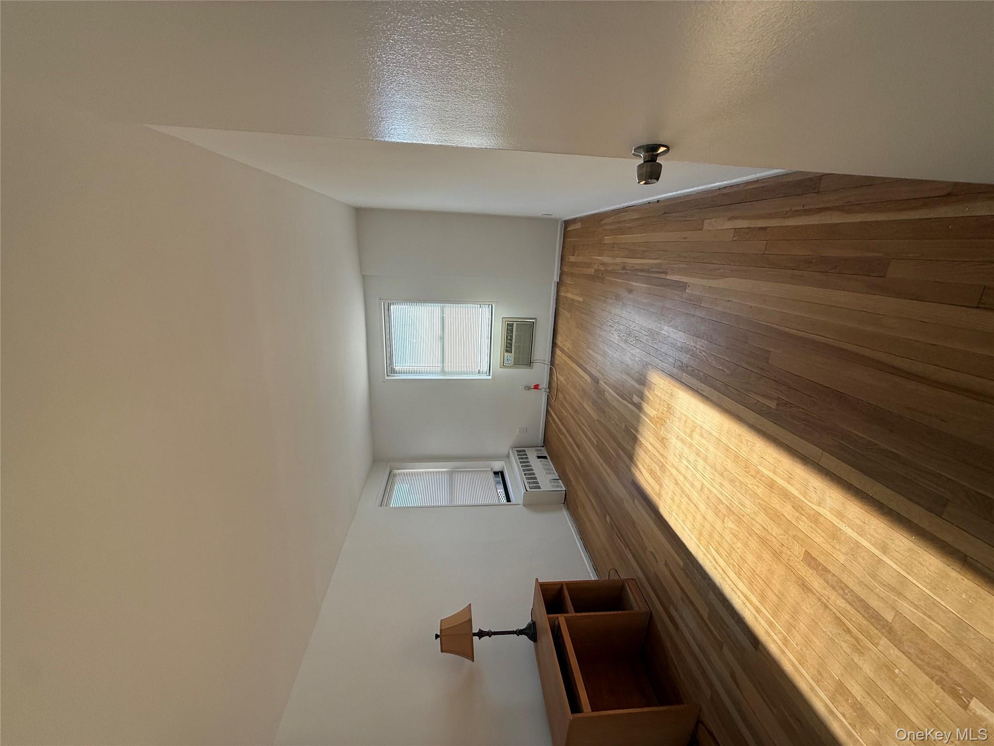 #7 photo, 3 Birchwood Court, Mineola , NY 11501