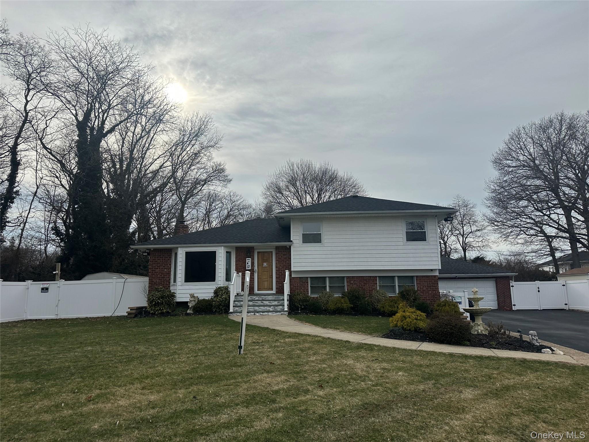 #1 photo, 12 Parkdale Drive, Farmingdale , NY 11735