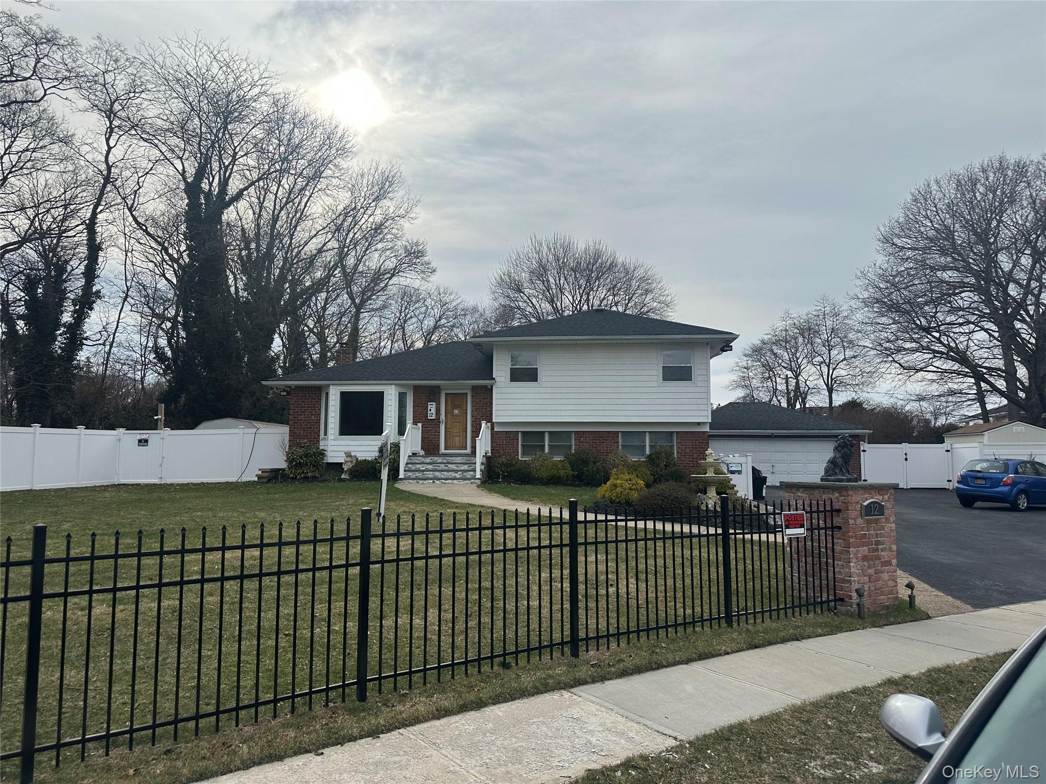 #2 photo, 12 Parkdale Drive, Farmingdale , NY 11735