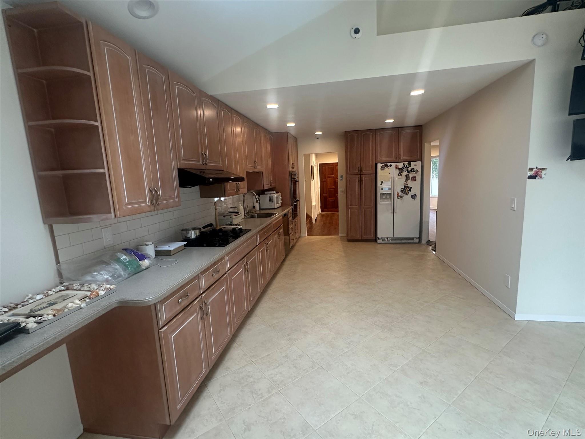 #5 photo, 12 Parkdale Drive, Farmingdale , NY 11735