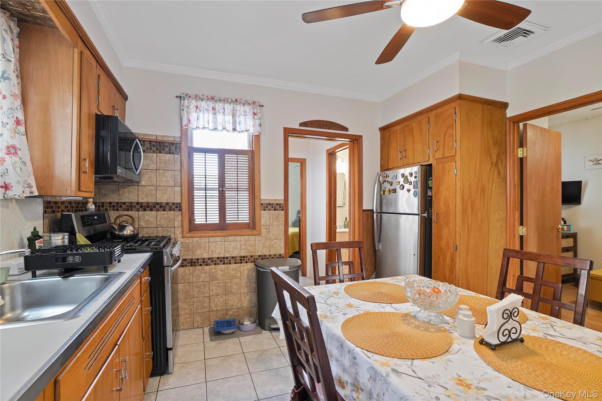 #10 photo, 6107 56th Street, Maspeth , NY 11378