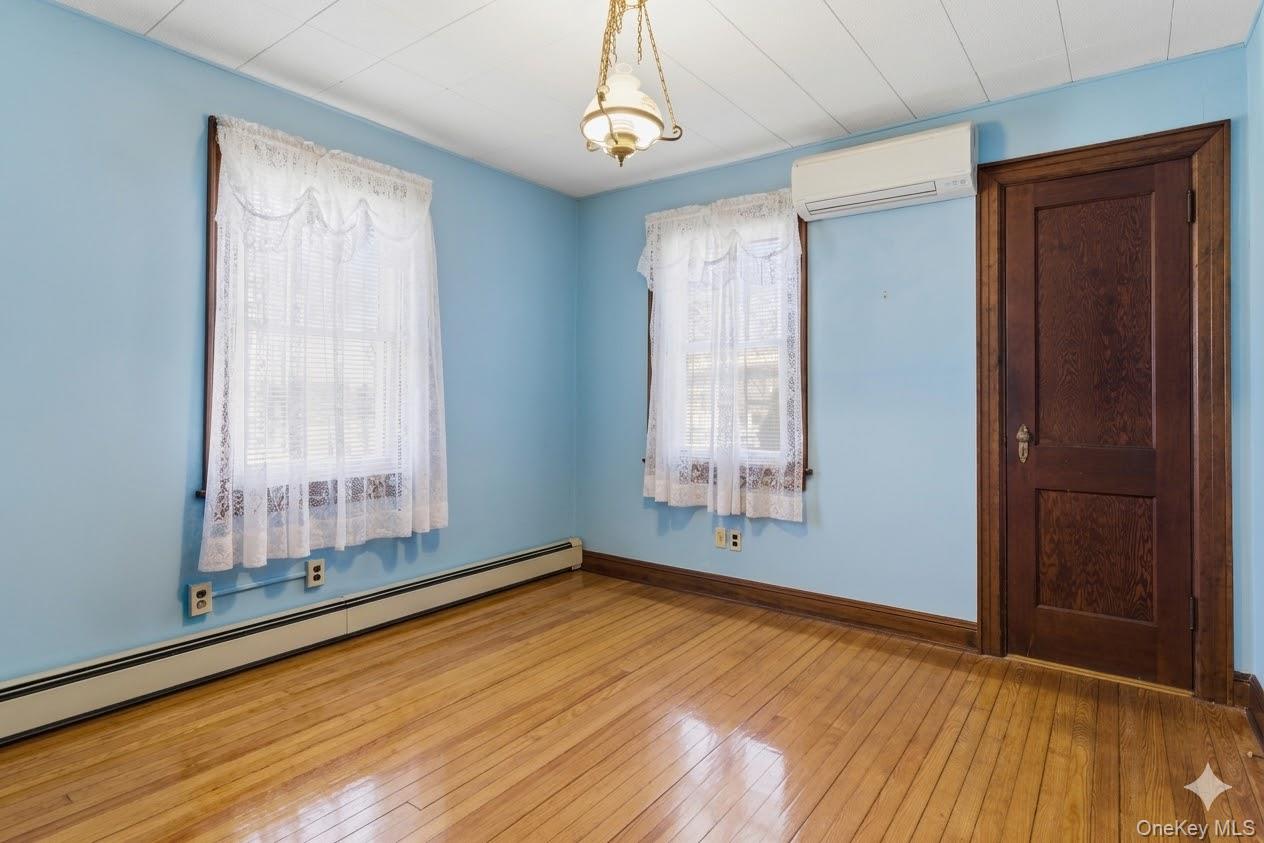 #13 photo, 126 Grant Street, সাফোক কাউন্টি Centerport , NY 11721