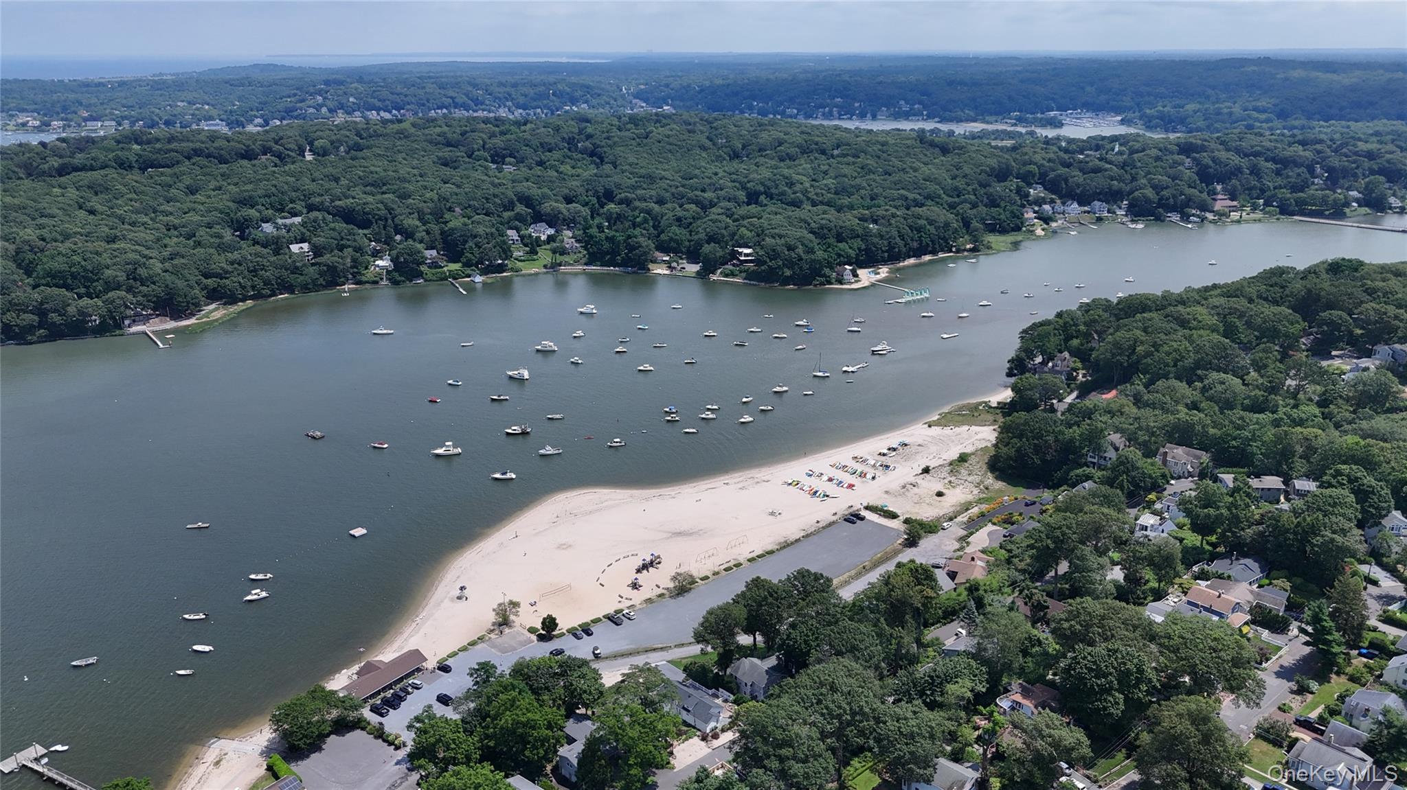 #17 photo, 126 Grant Street, সাফোক কাউন্টি Centerport , NY 11721