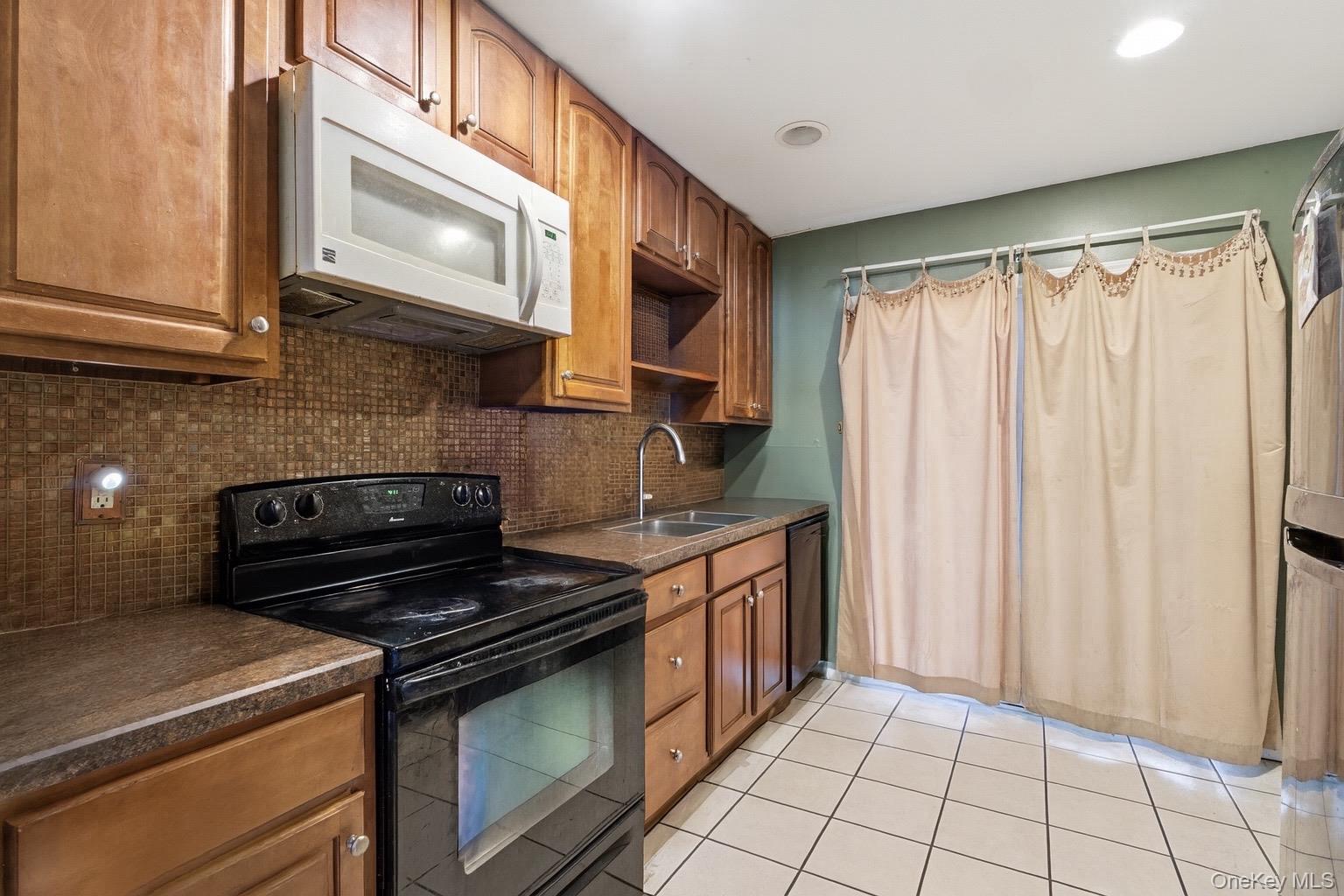 #12 photo, 36 Ralph, Brentwood , NY 11717