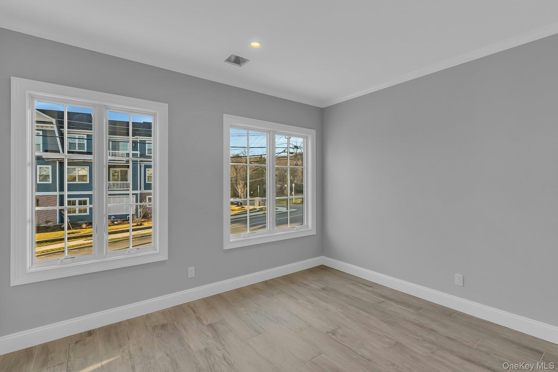 #11 photo, 156 W Broadway, Port Jefferson , NY 11777