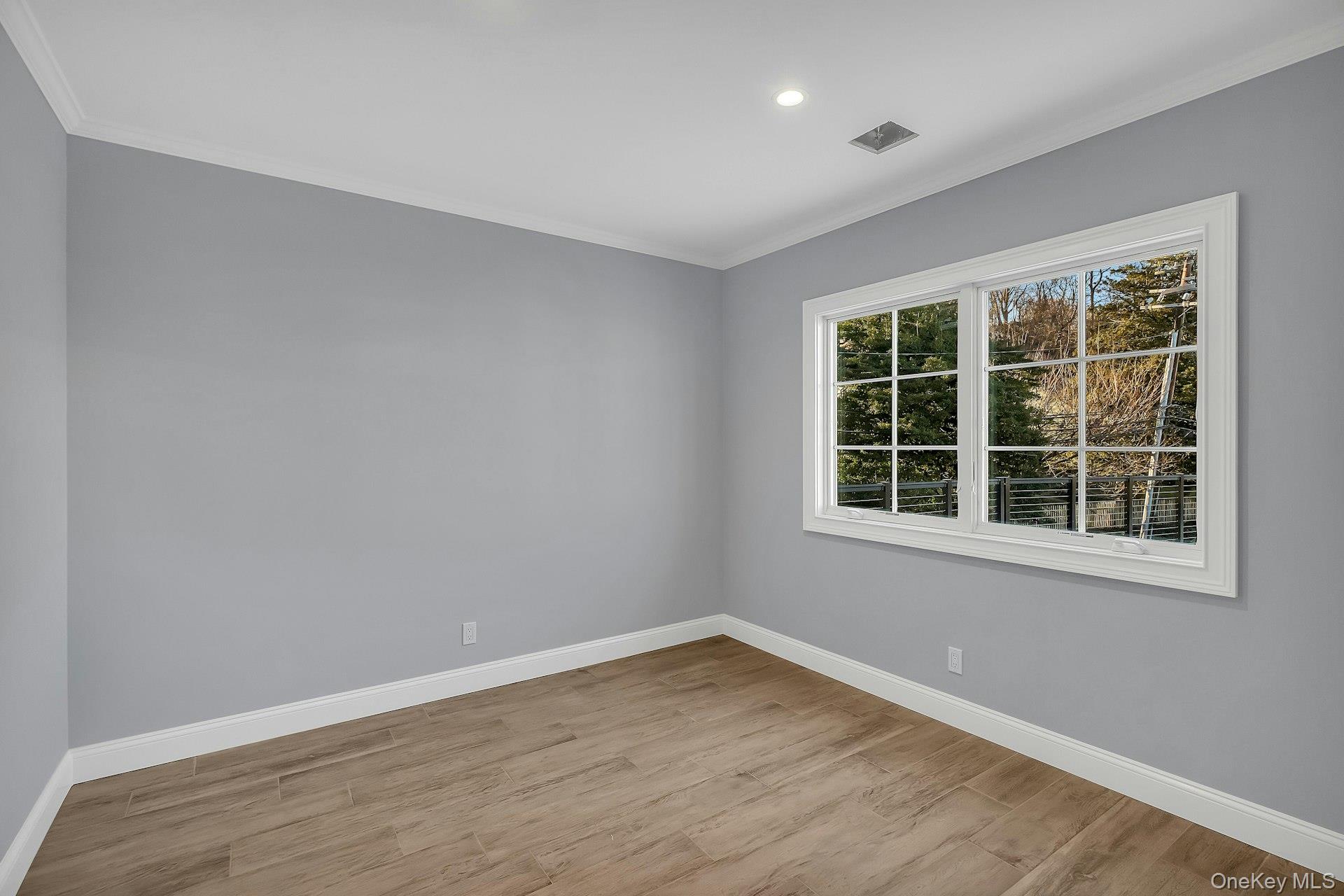 #15 photo, 156 W Broadway, Port Jefferson , NY 11777