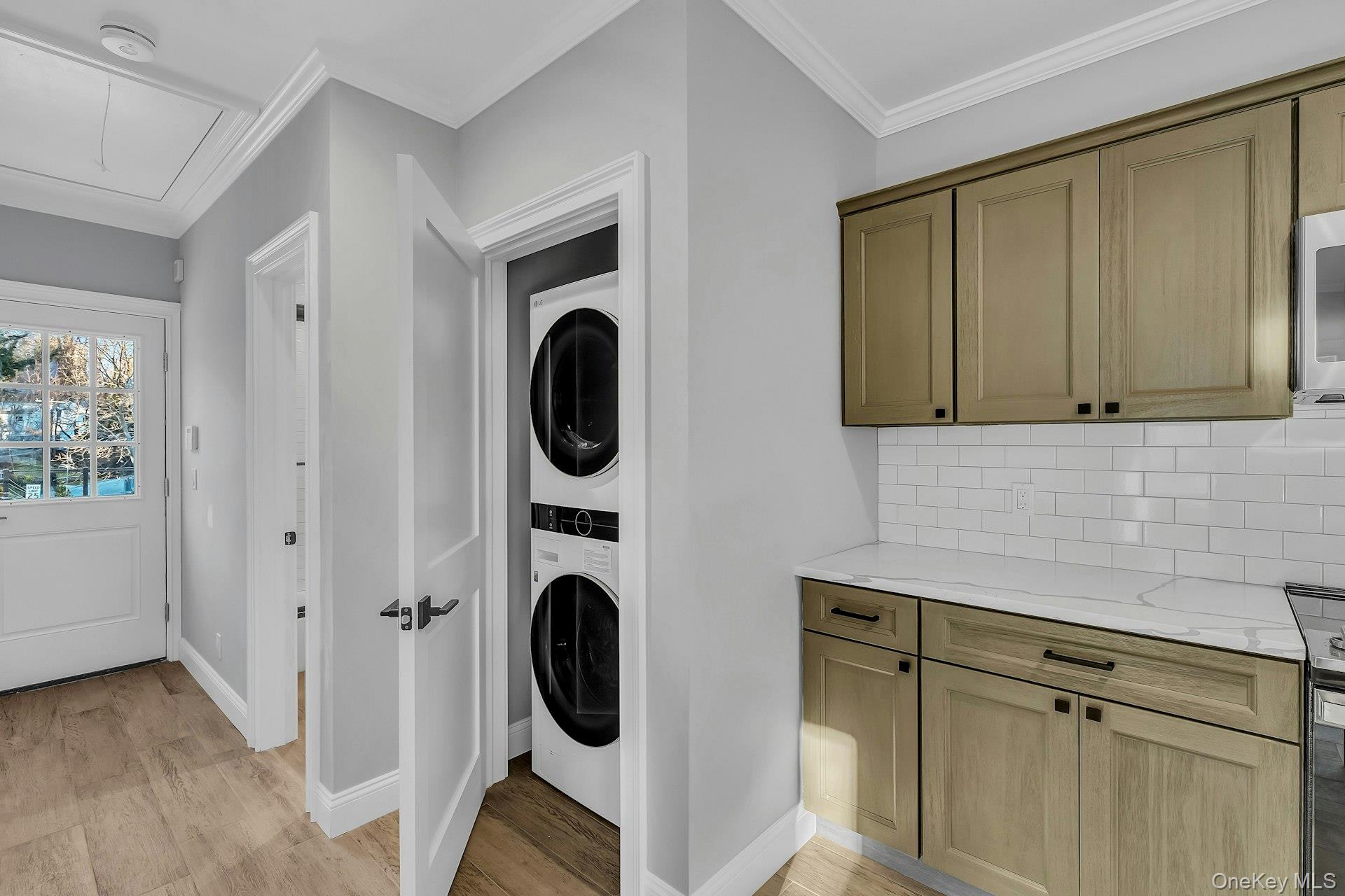 #18 photo, 156 W Broadway, Port Jefferson , NY 11777