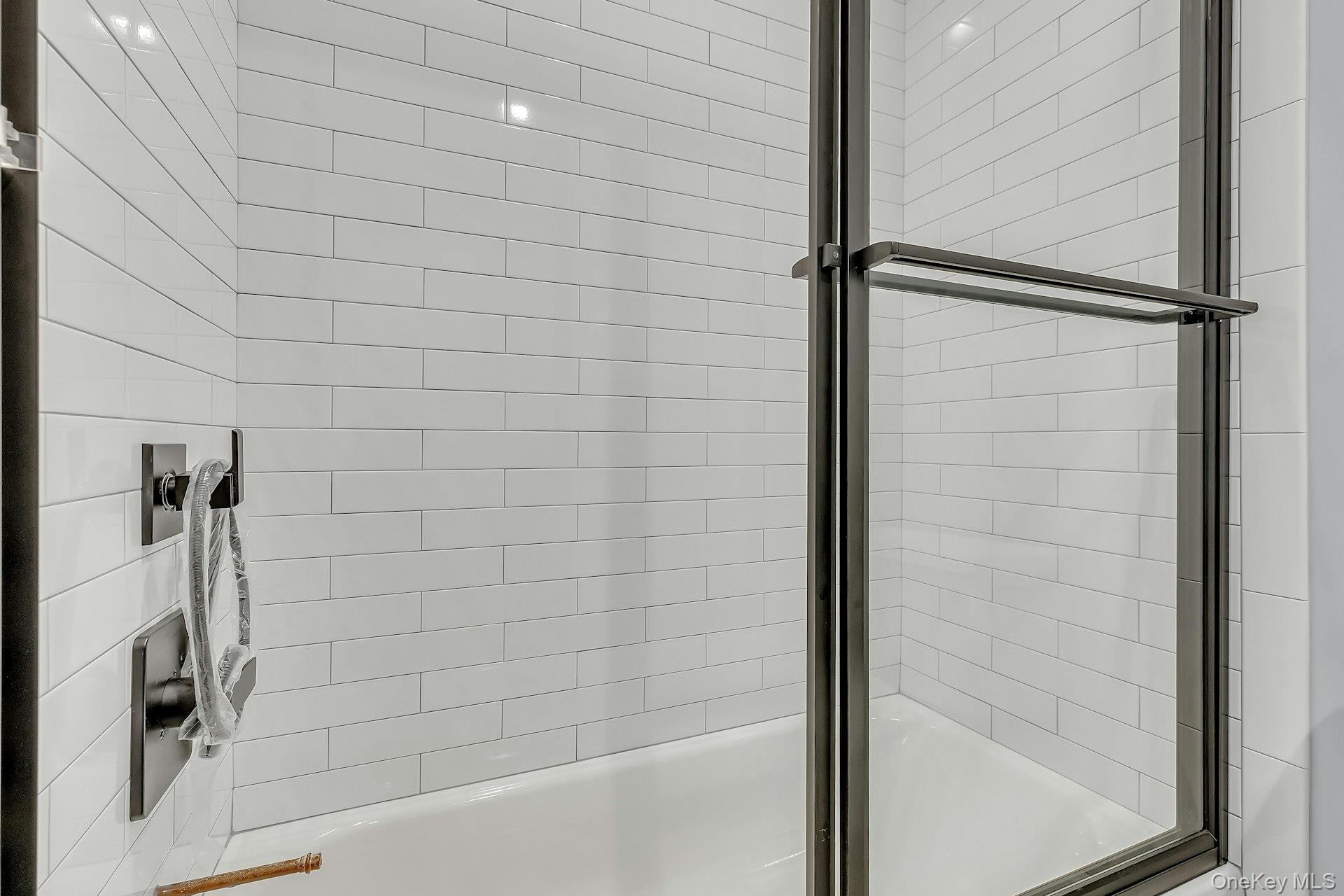 #20 photo, 156 W Broadway, Port Jefferson , NY 11777