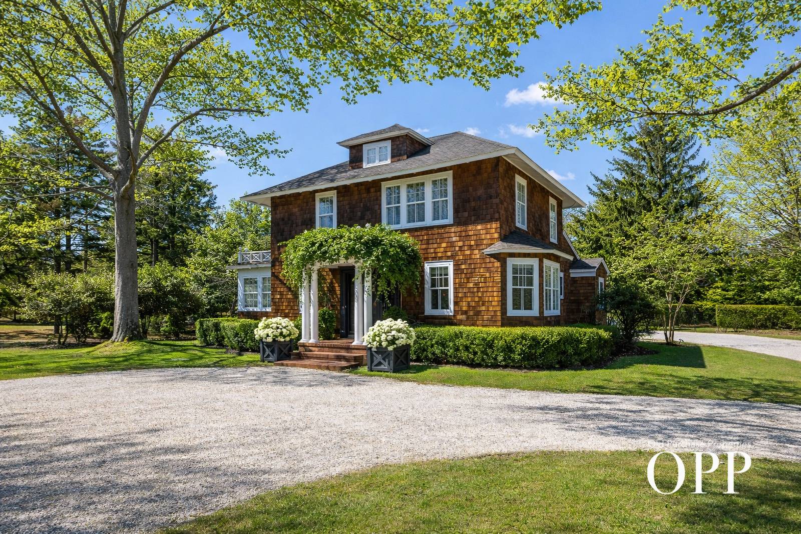 #1 photo, 24 SOUTH HOWELLS PT ROAD, সাফোক কাউন্টি BELLPORT VILLAGE , NY 11713