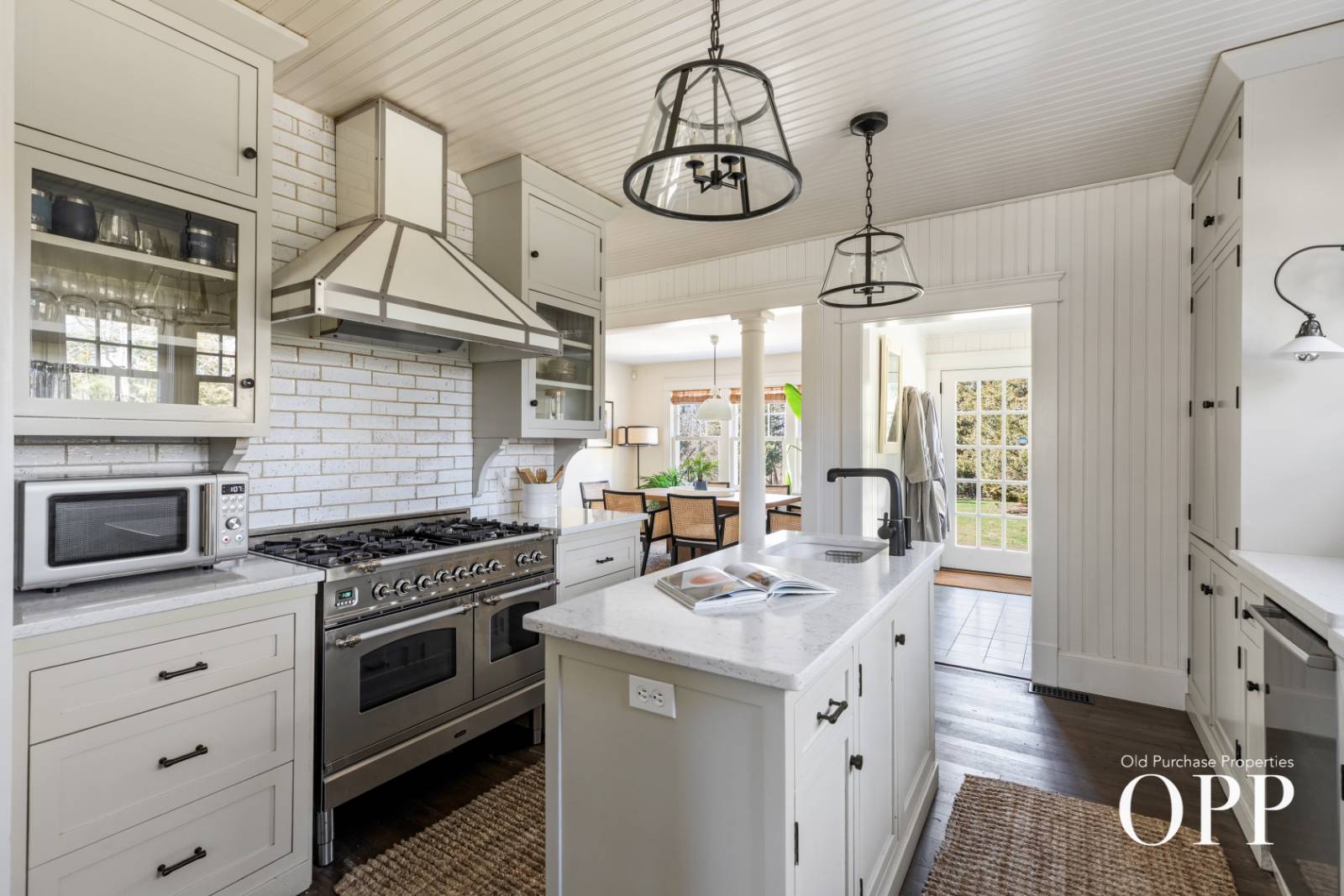 #11 photo, 24 SOUTH HOWELLS PT ROAD, সাফোক কাউন্টি BELLPORT VILLAGE , NY 11713