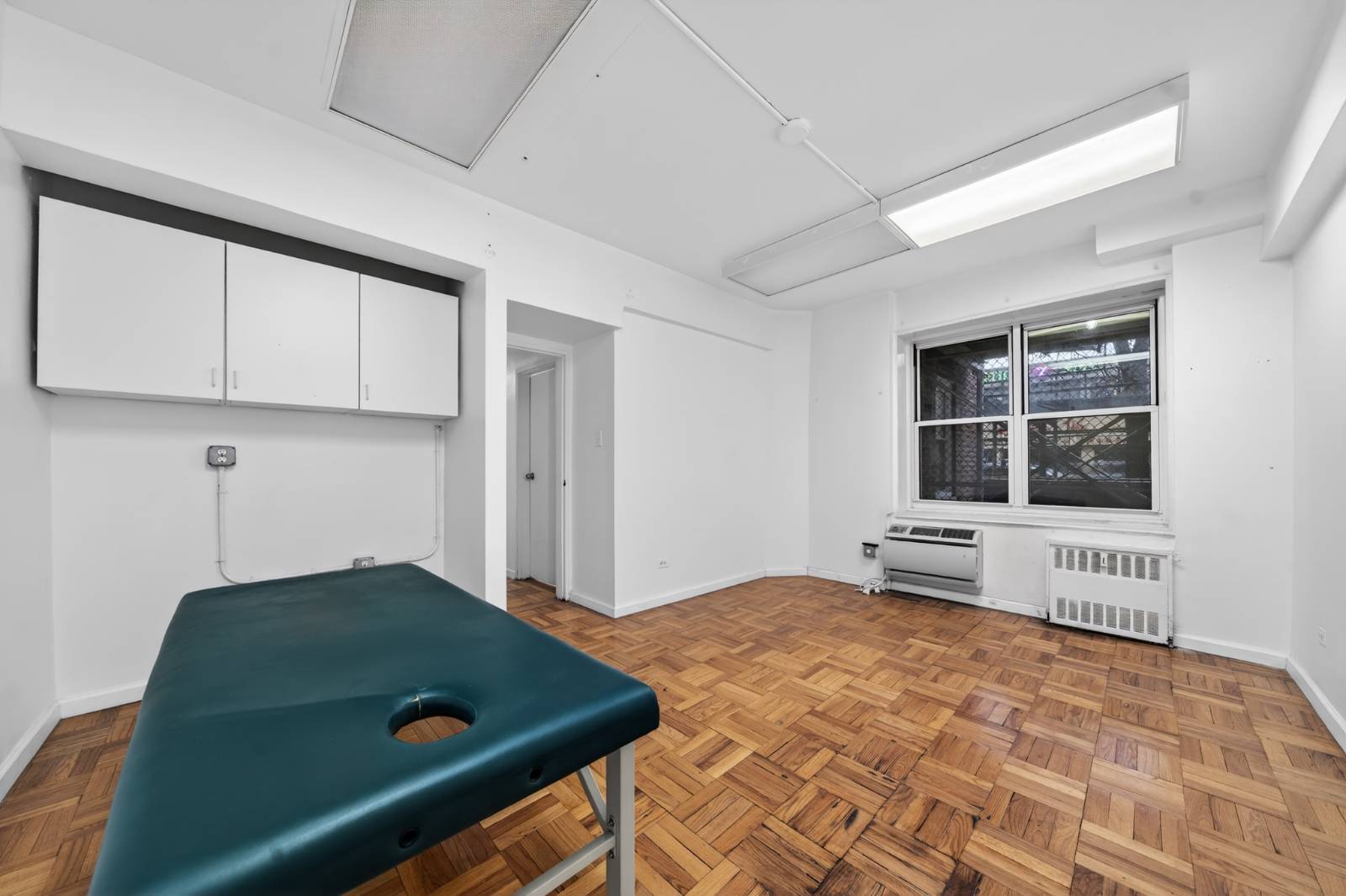 #10 photo, 142-05 Roosevelt Ave, Suite 134, Flushing , NY 11354