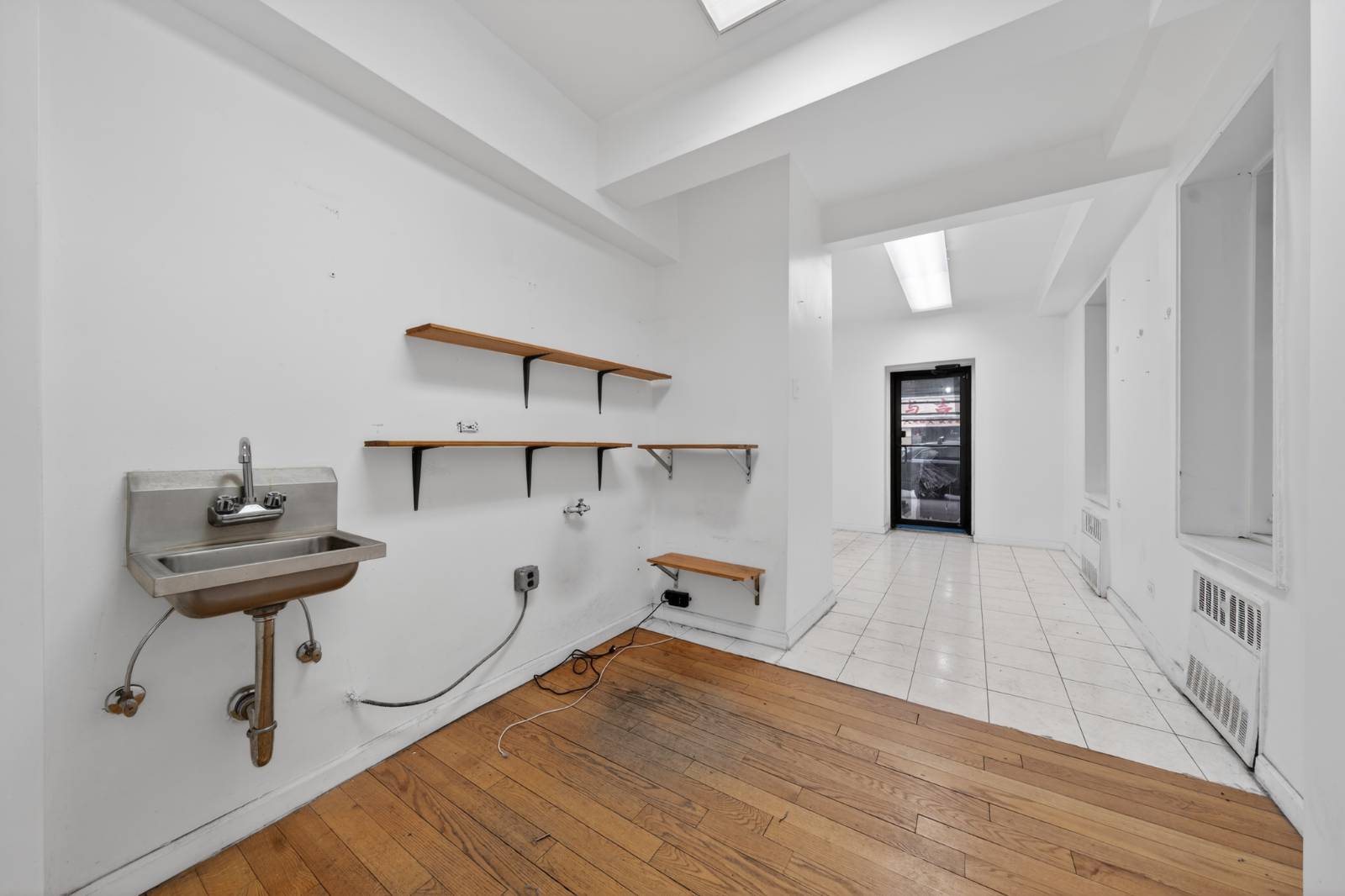 #7 photo, 142-05 Roosevelt Ave, Suite 134, Flushing , NY 11354