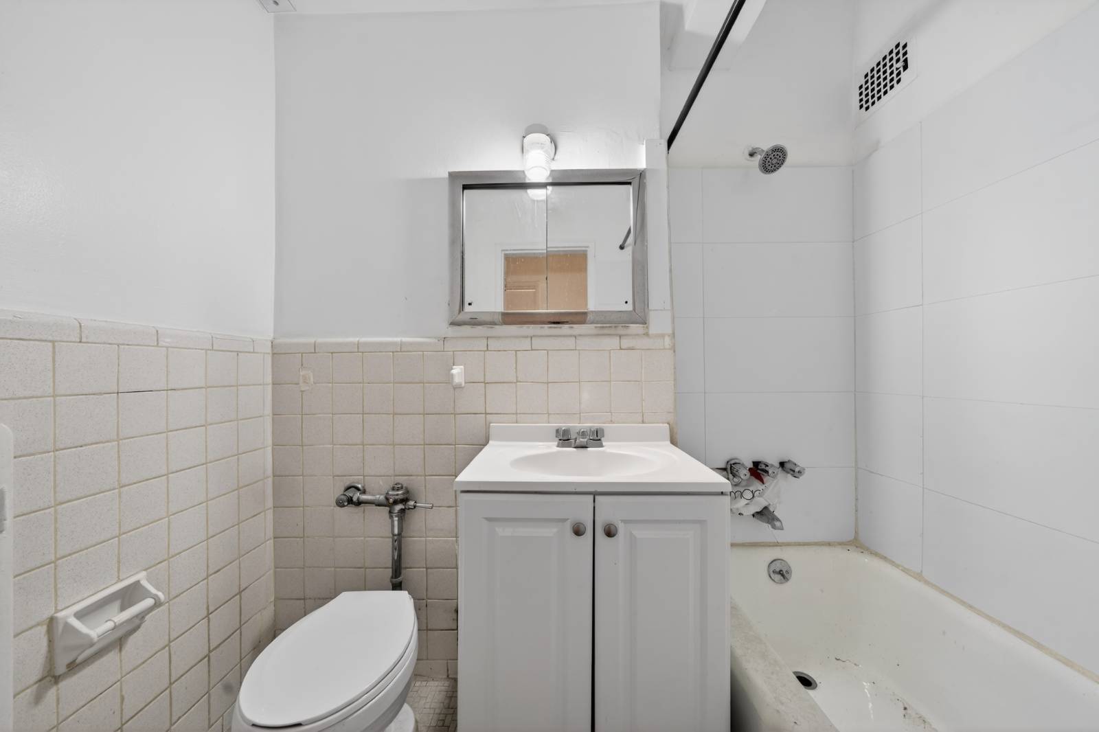 #8 photo, 142-05 Roosevelt Ave, Suite 134, Flushing , NY 11354