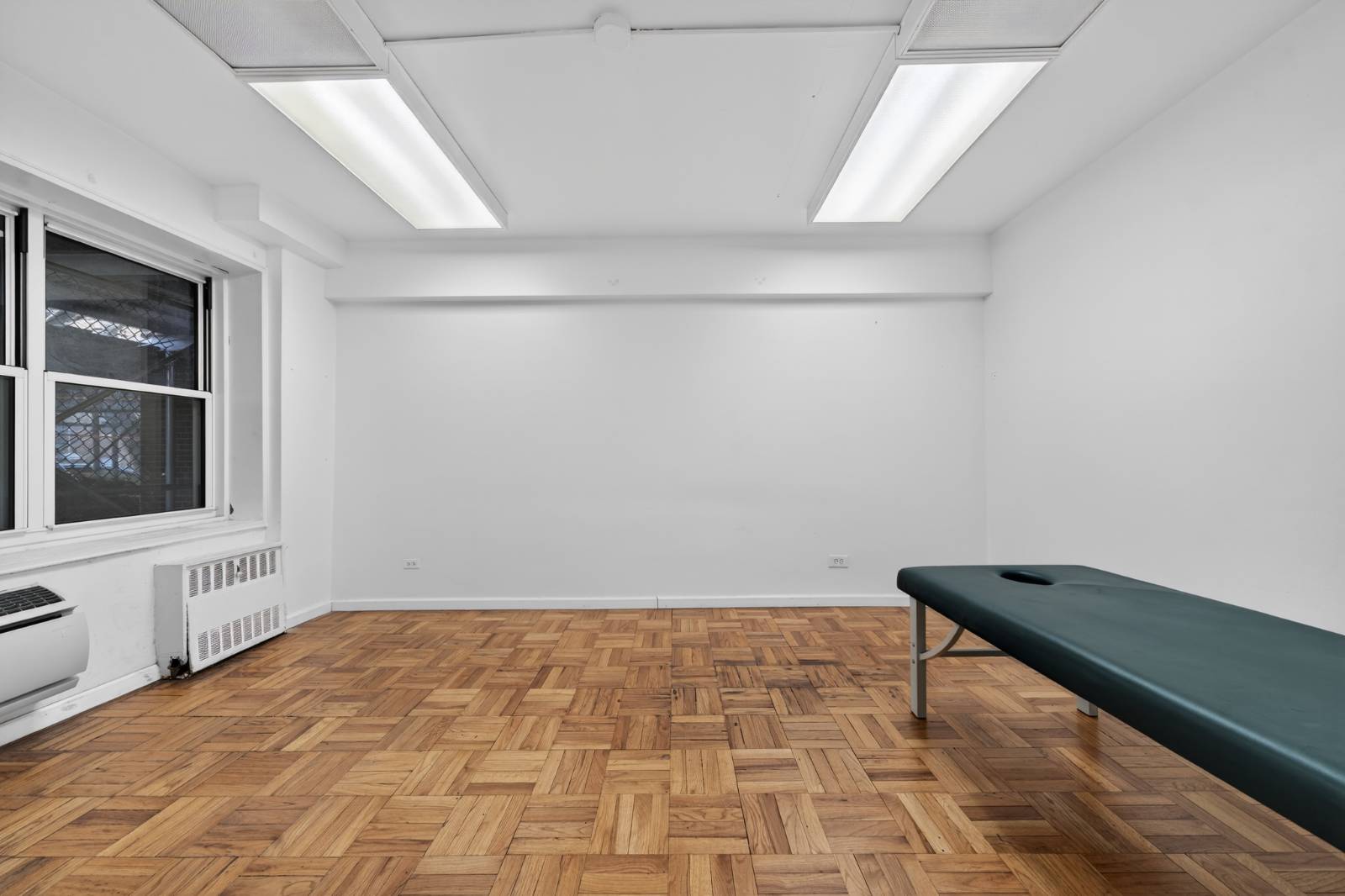 #9 photo, 142-05 Roosevelt Ave, Suite 134, Flushing , NY 11354