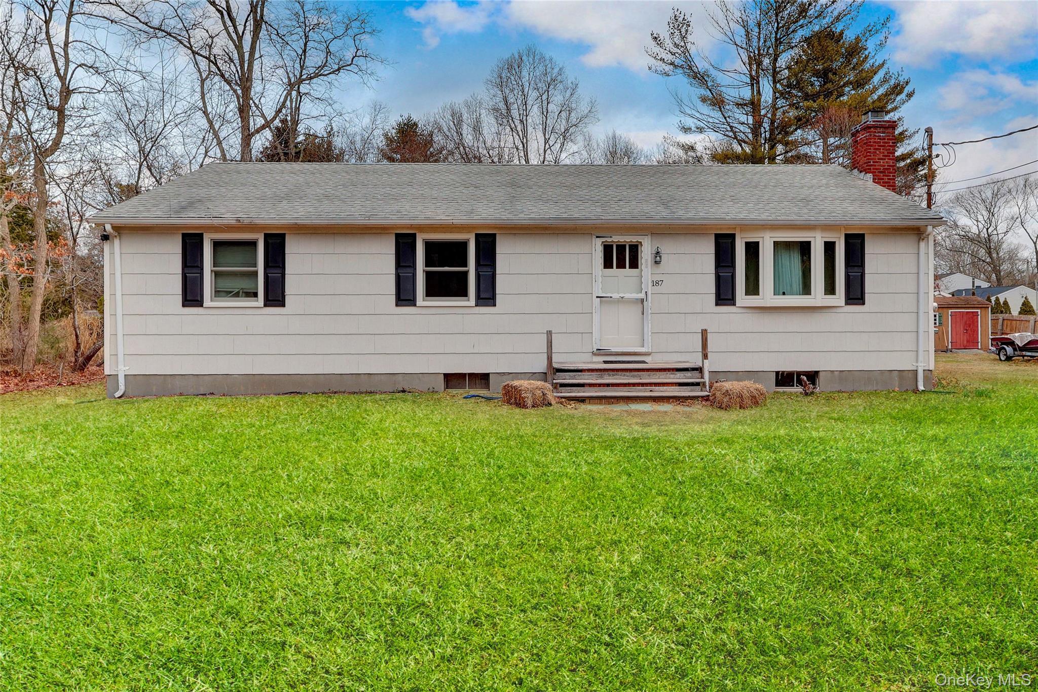 #1 photo, 187 Hot Water Street, Manorville , NY 11949