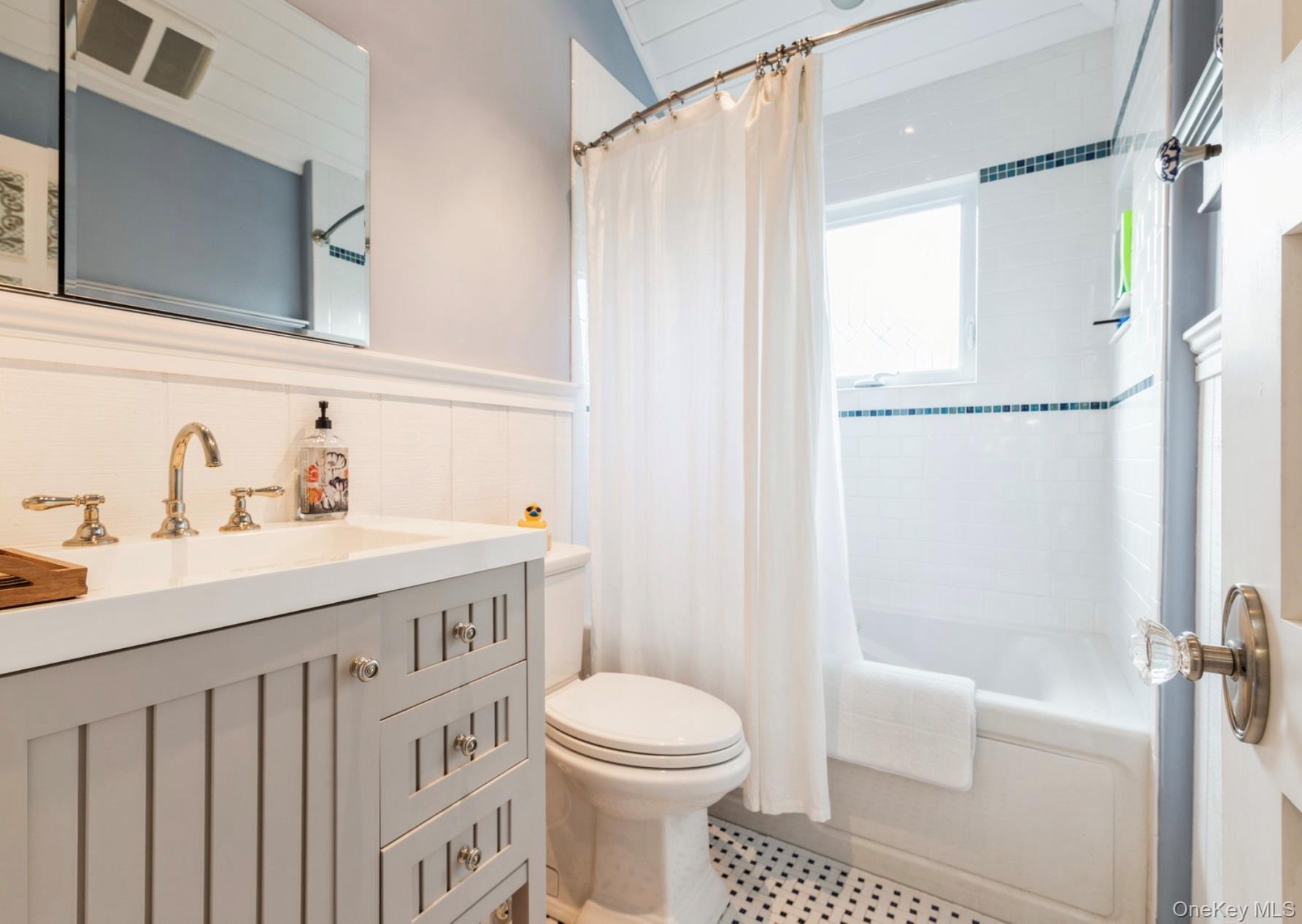 #13 photo, 56 Lamb Avenue, Quogue , NY 11959