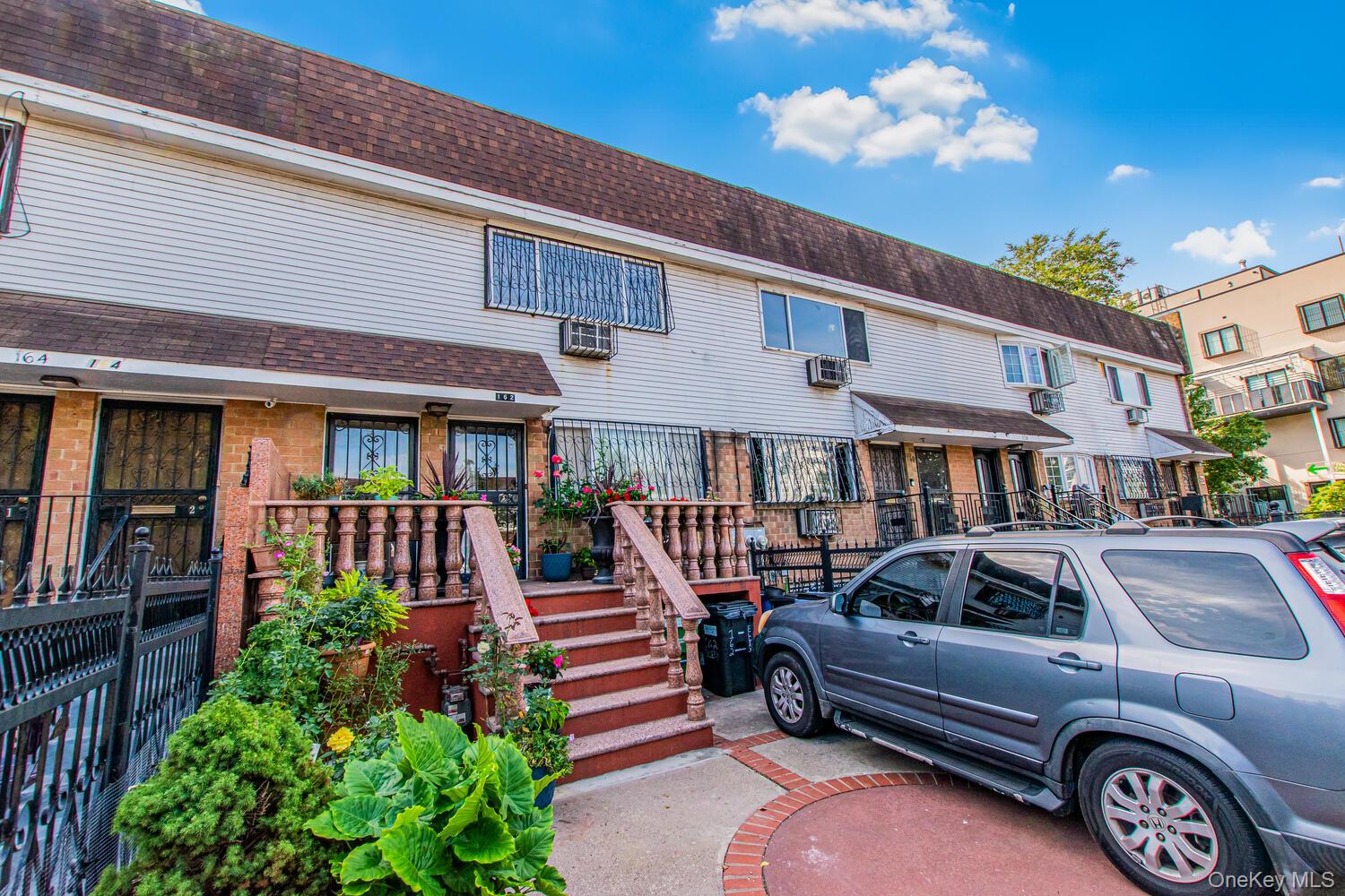 #2 photo, 162 Ellery Street, Brooklyn , NY 11206