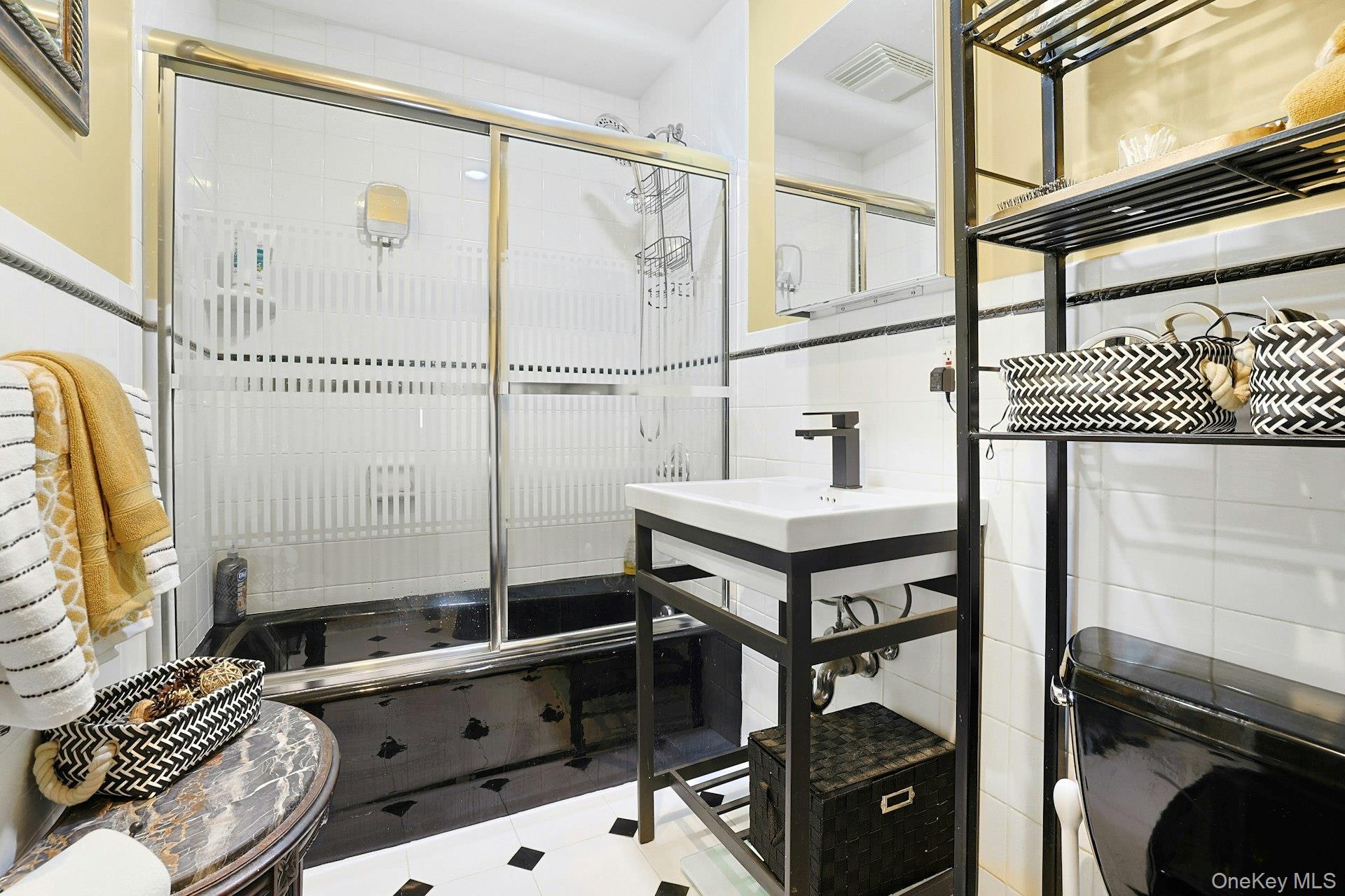 #11 photo, 39 Neptune Avenue, New Rochelle , NY 10805