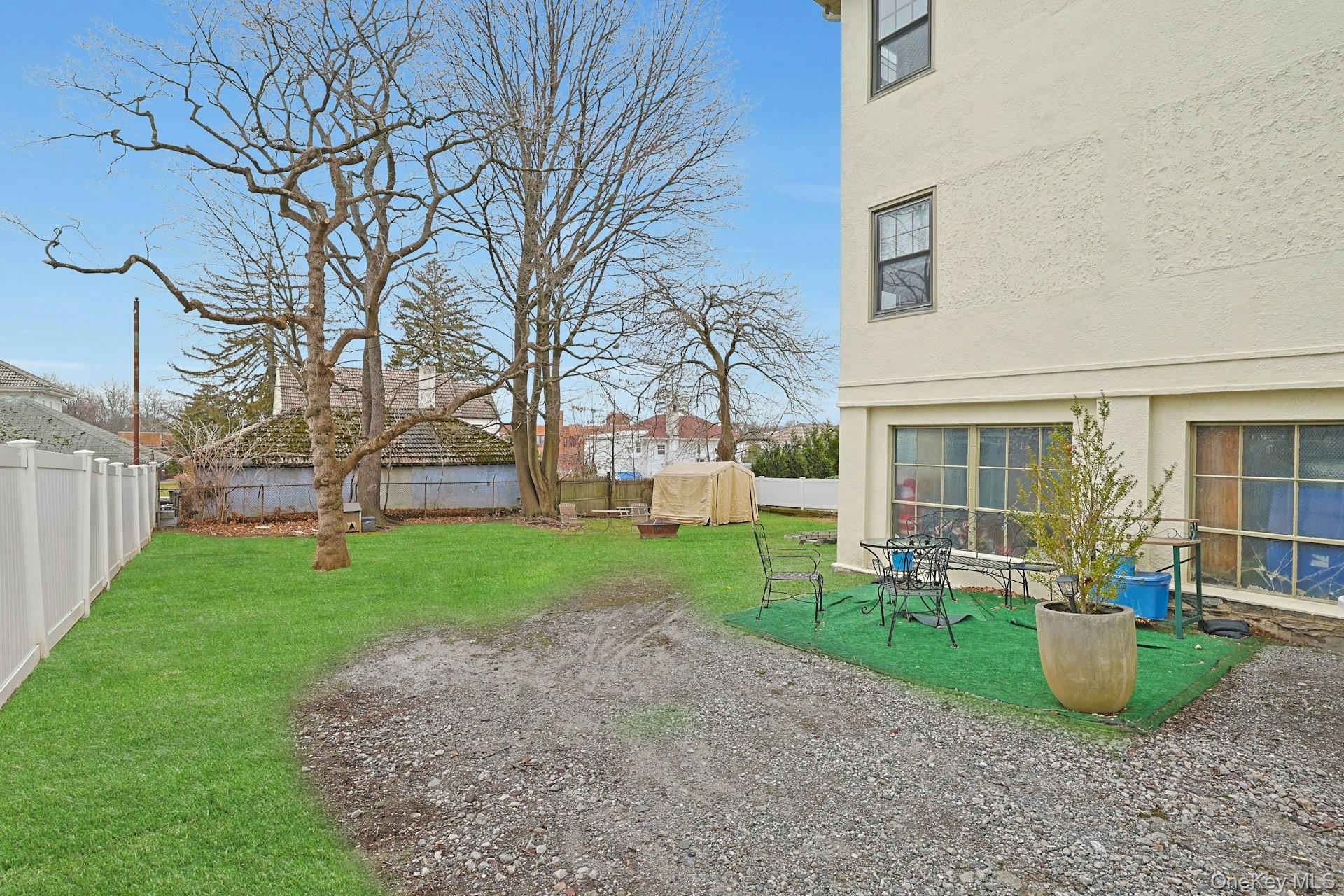 #20 photo, 39 Neptune Avenue, New Rochelle , NY 10805