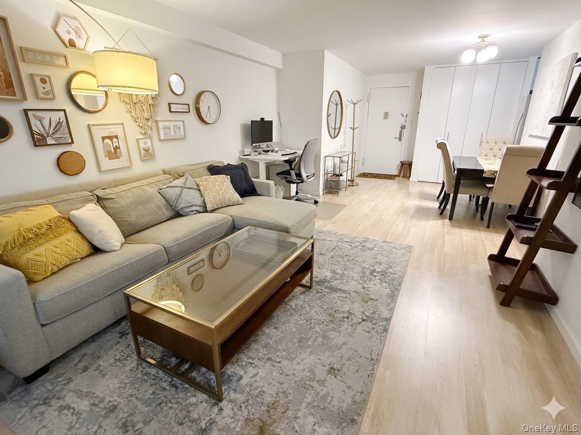 #3 photo, 77 Fulton Street, New York (Manhattan) , NY 10038