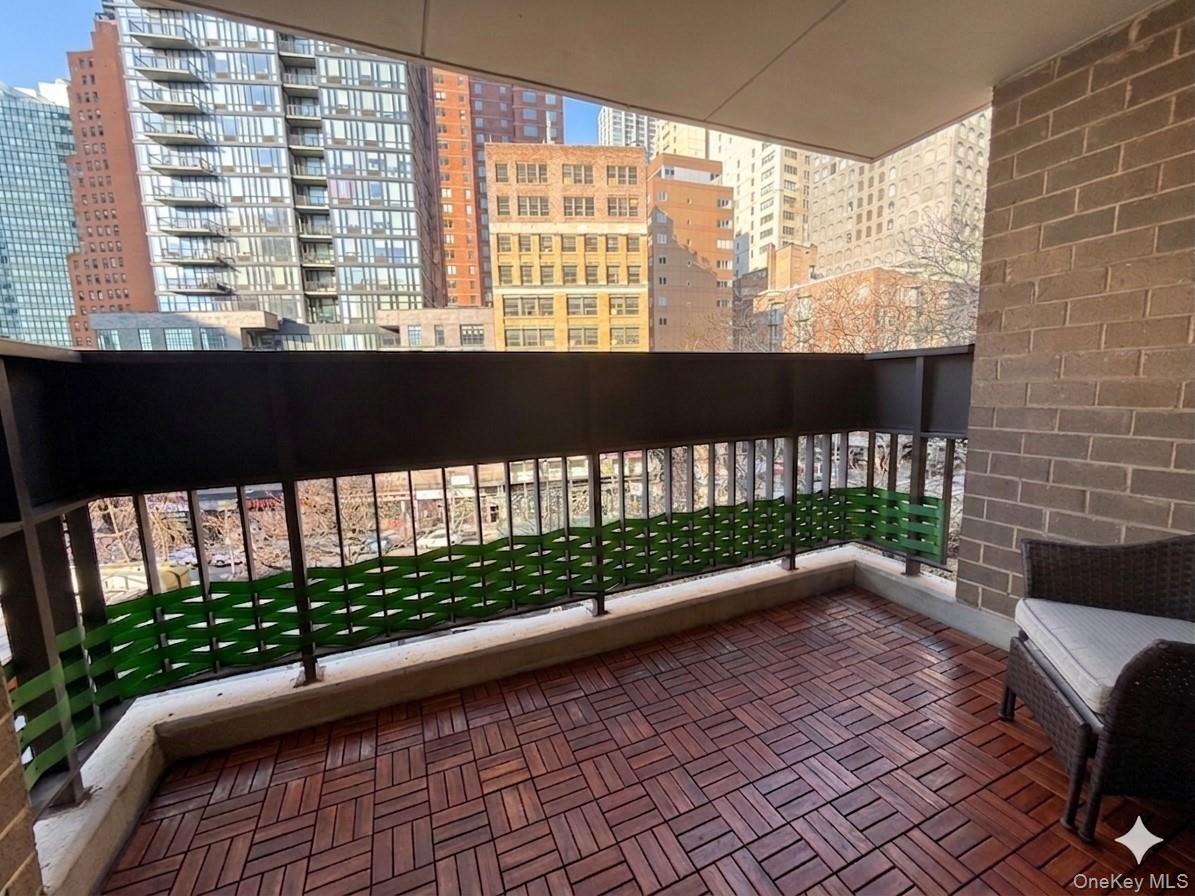 #9 photo, 77 Fulton Street, New York (Manhattan) , NY 10038