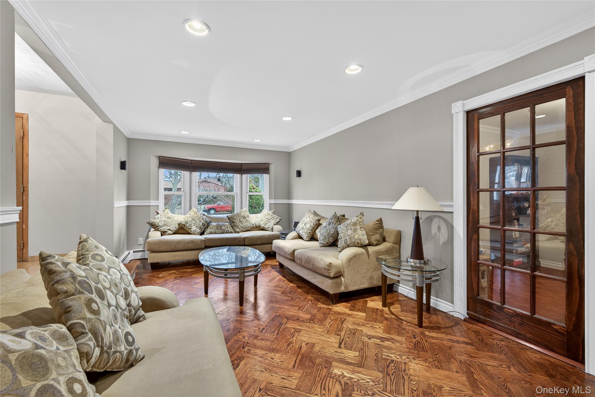 #11 photo, 11 Dorchester Drive, सफ़ोक काउंटी Coram , NY 11727